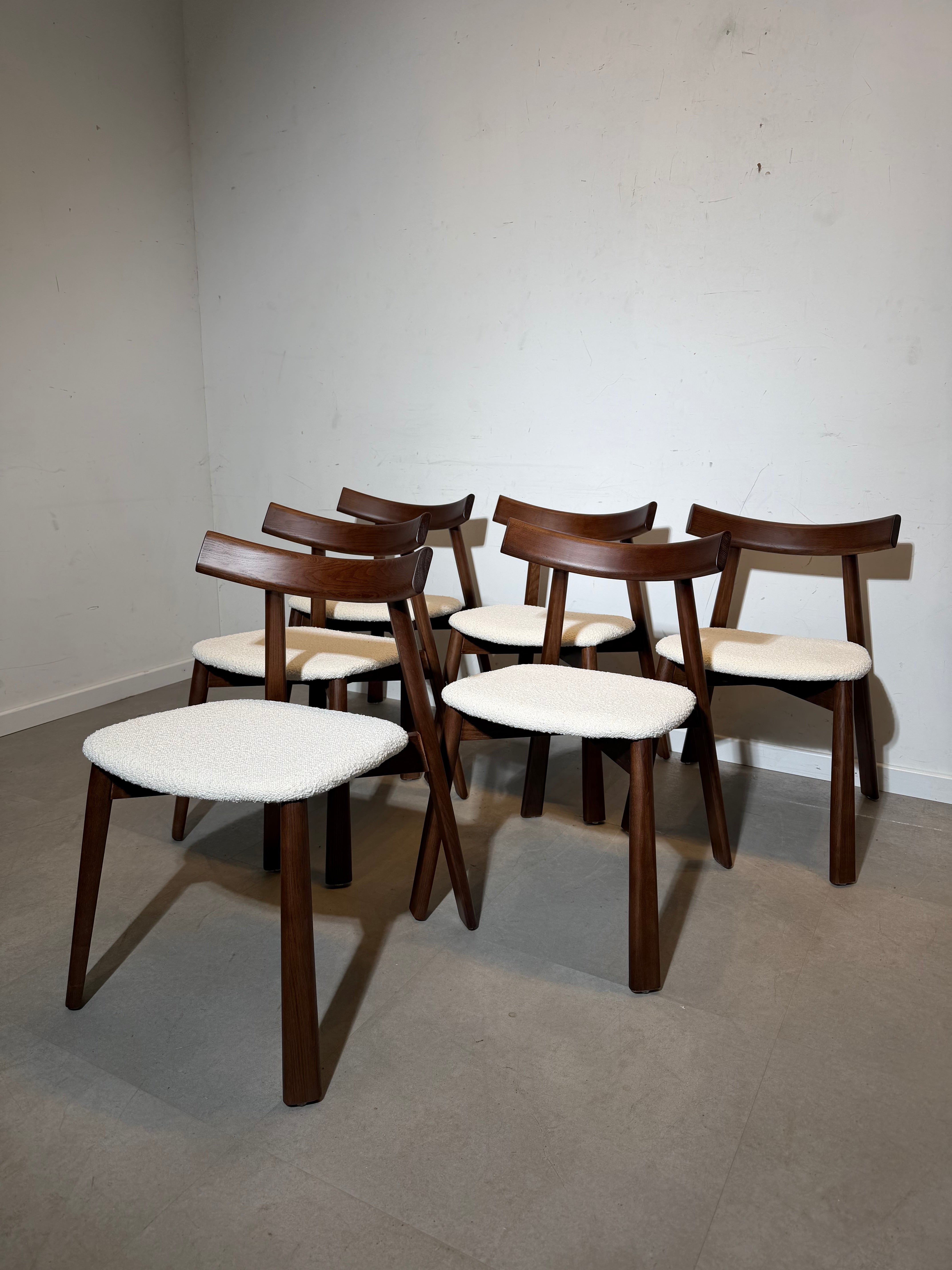 Chaise de salle à manger Nara Bouclé – Japandi Design