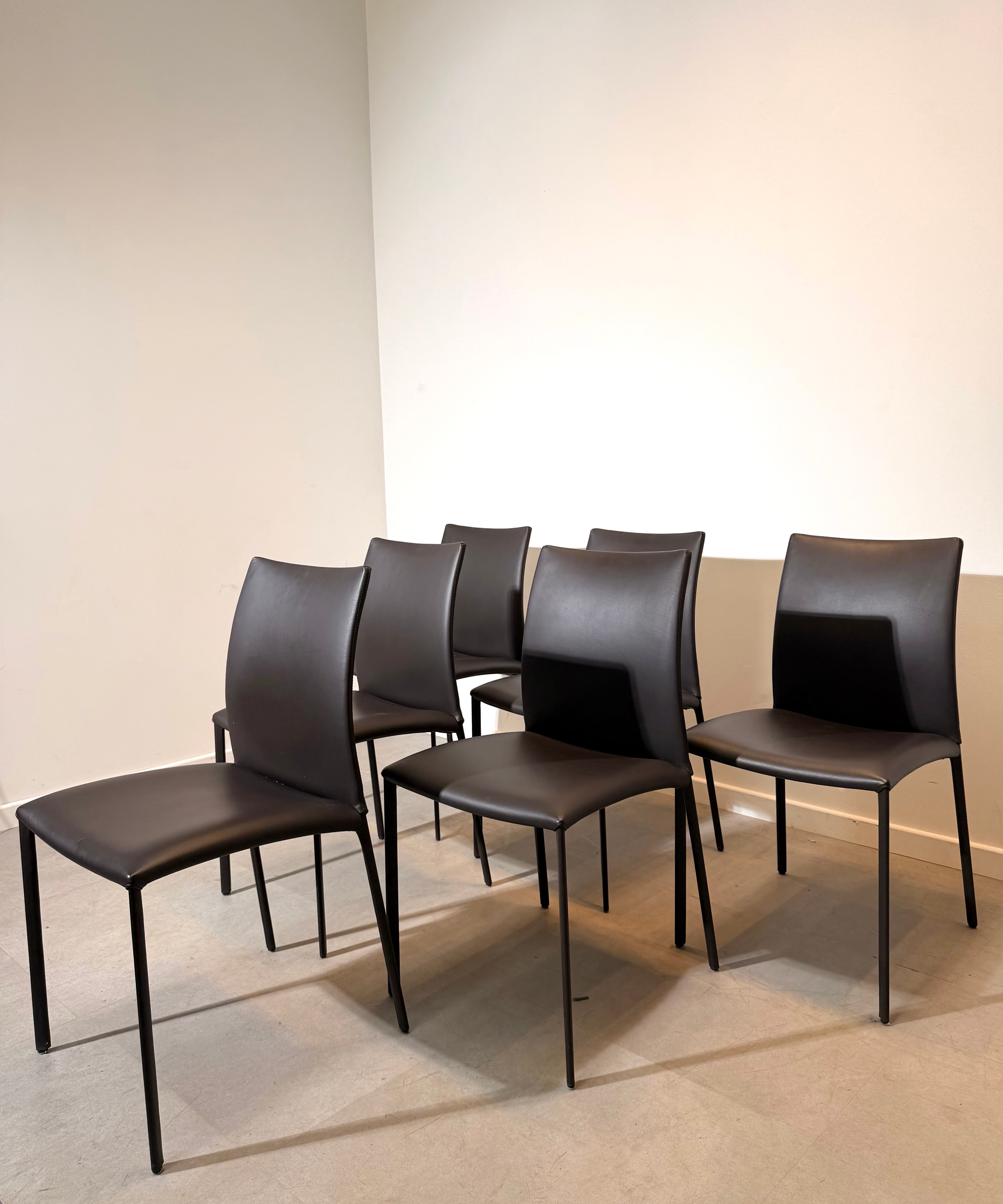 Draenert Set of 6 Leather Dining Chairs