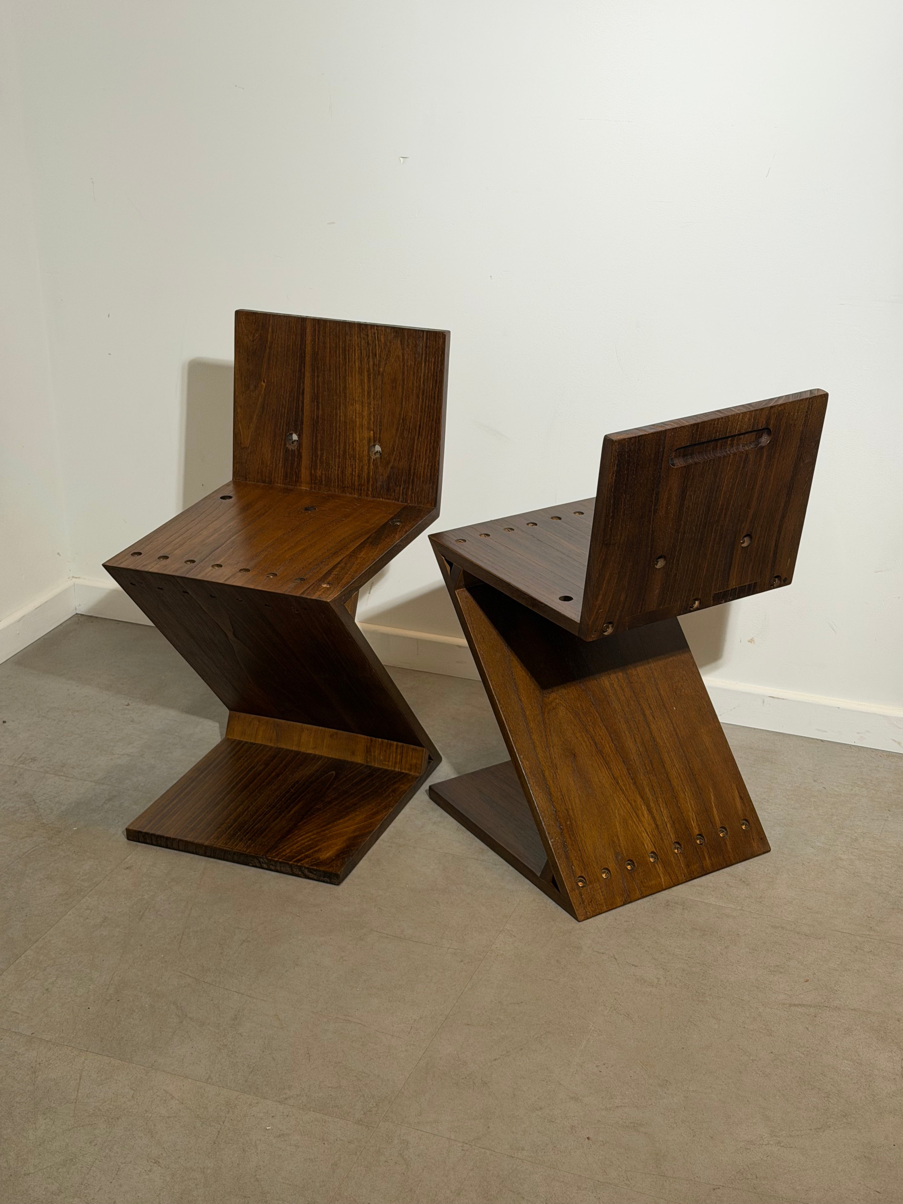 Zig Zag Chair – Sculptural Postmodern Design