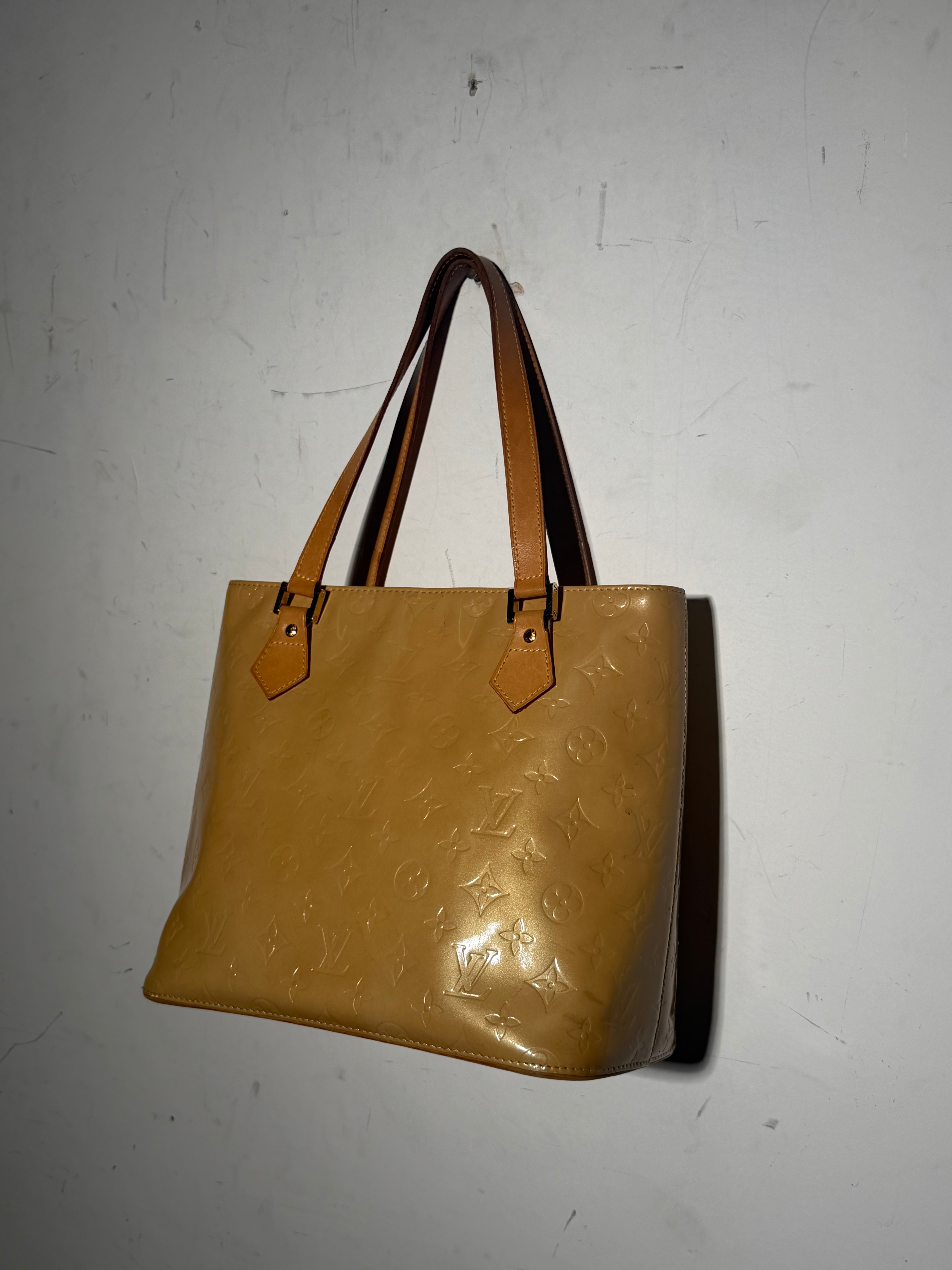 Louis Vuitton Houston Monogram Vernis Tote Bag Camel – 30 x 25 cm + Dustbag