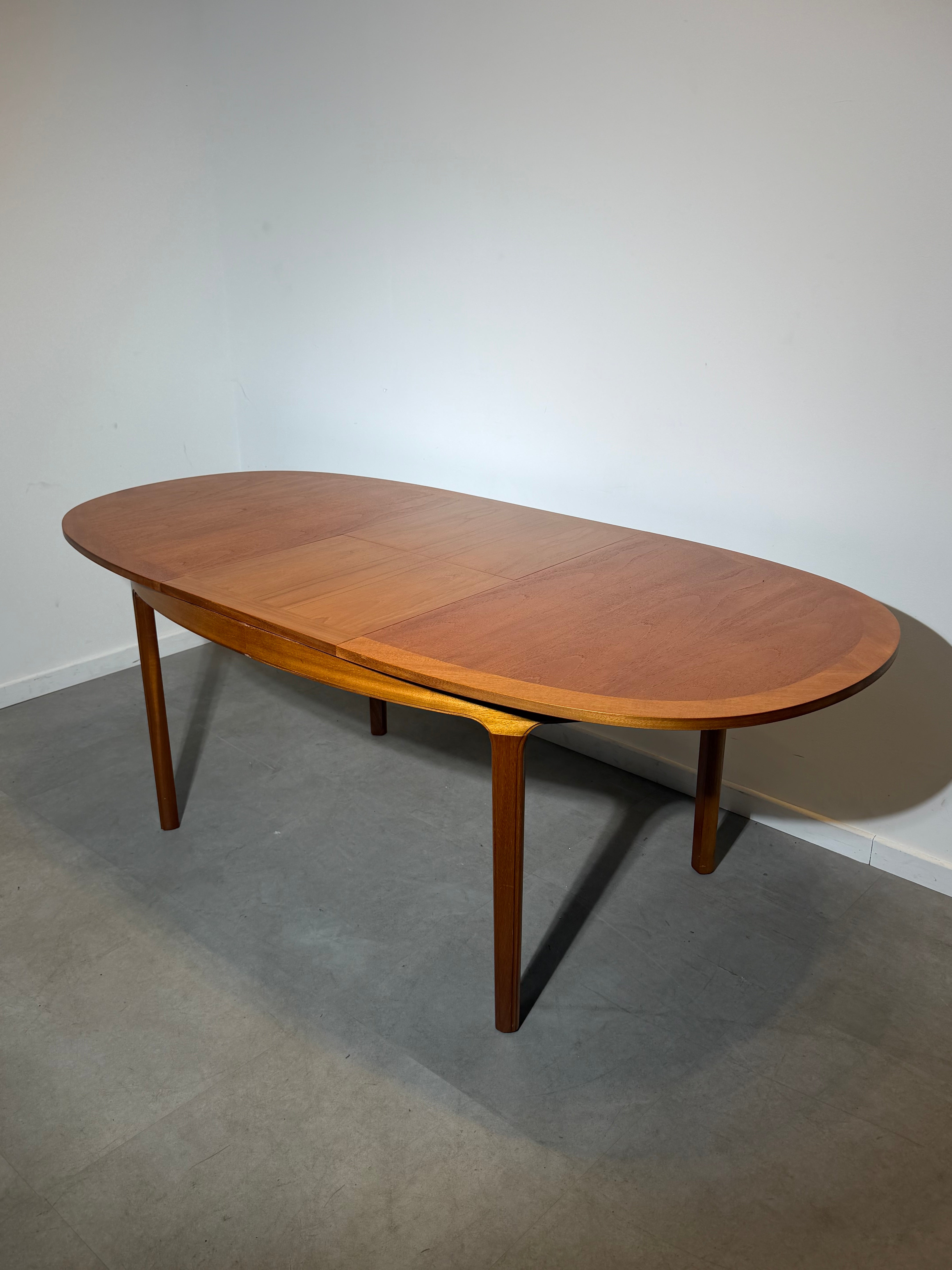 Nathan Extendable Teak Dining Table – British Mid-Century Modern, 1960s