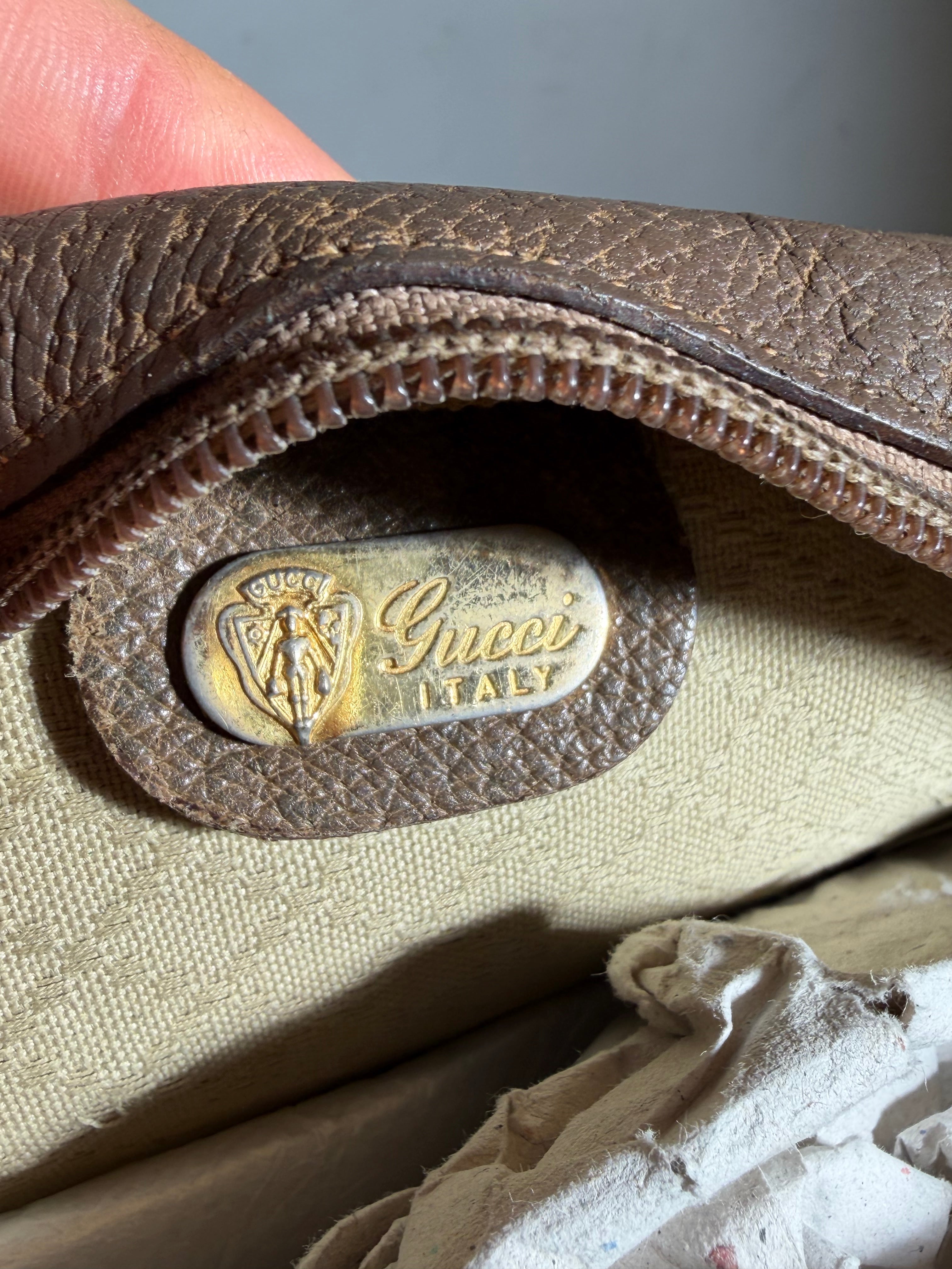 Sac bandoulière ovale Gucci en toile GG