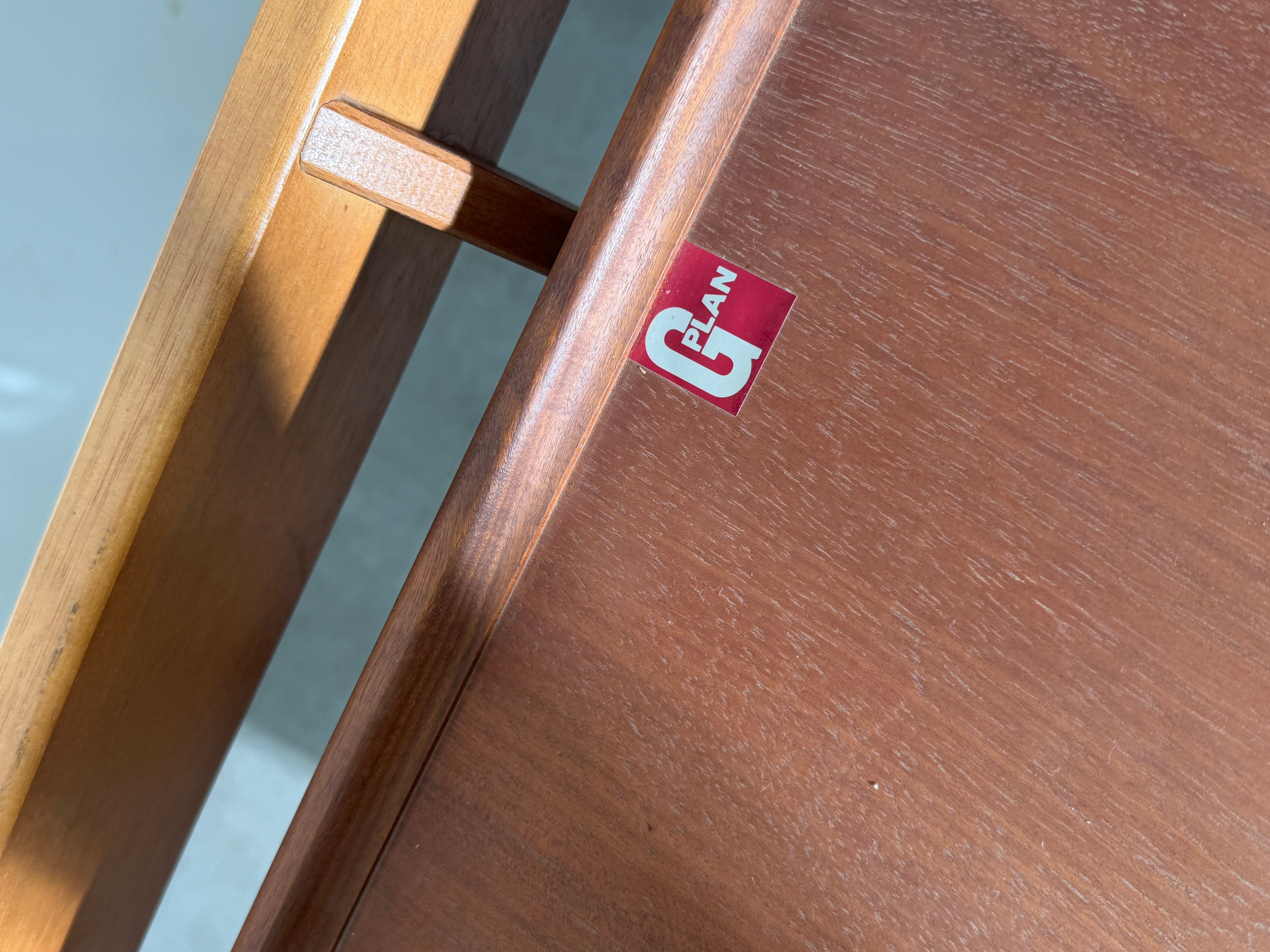 G-Plan “Whale Tail” Extendable Teak Dining Table – Mid-Century Modern