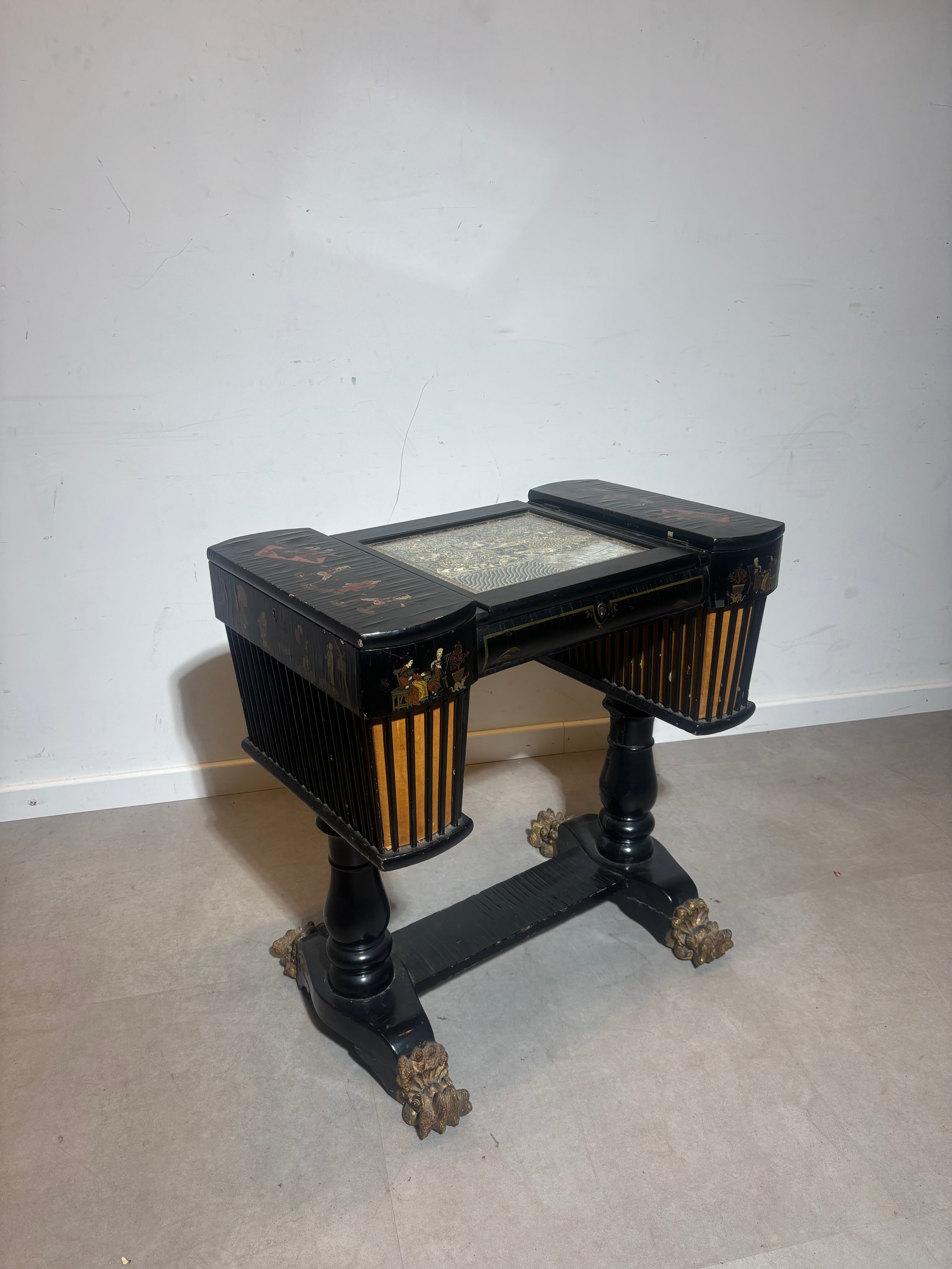 Chinese Sewing Cabinet , Kanton , 19th century