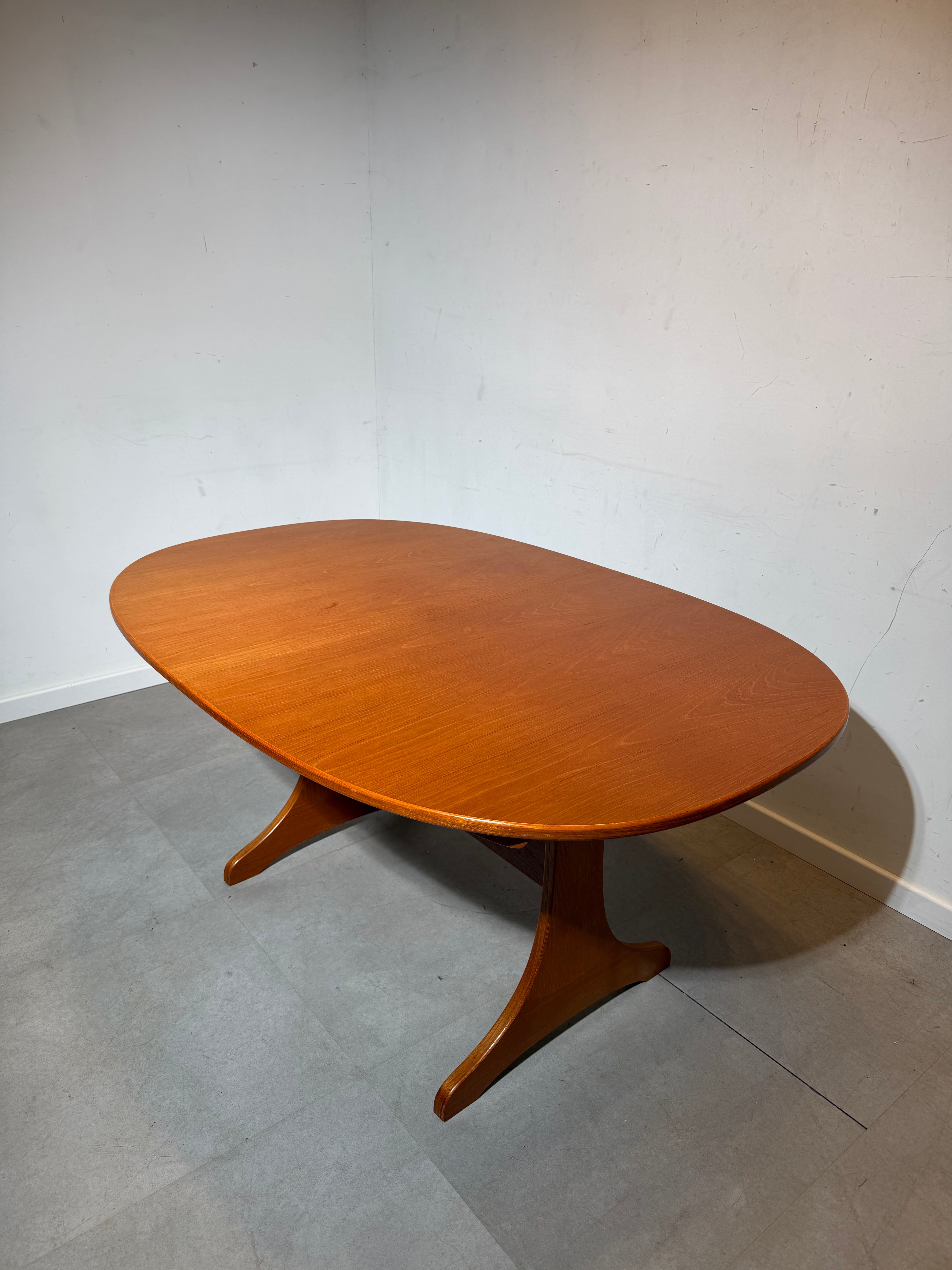 Vintage Extendable Teak Dining Table – Mid-Century Modern
