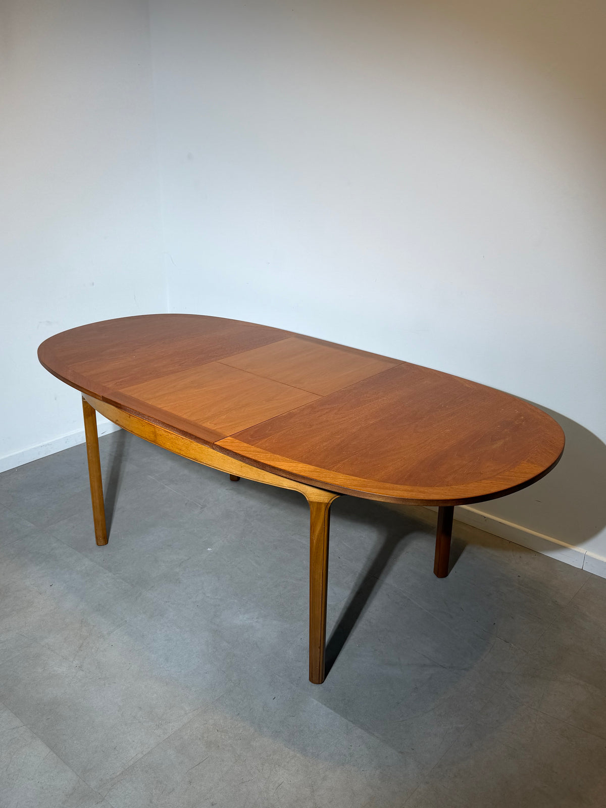 Nathan Extendable Teak Dining Table – British Mid-Century Modern, 1960s