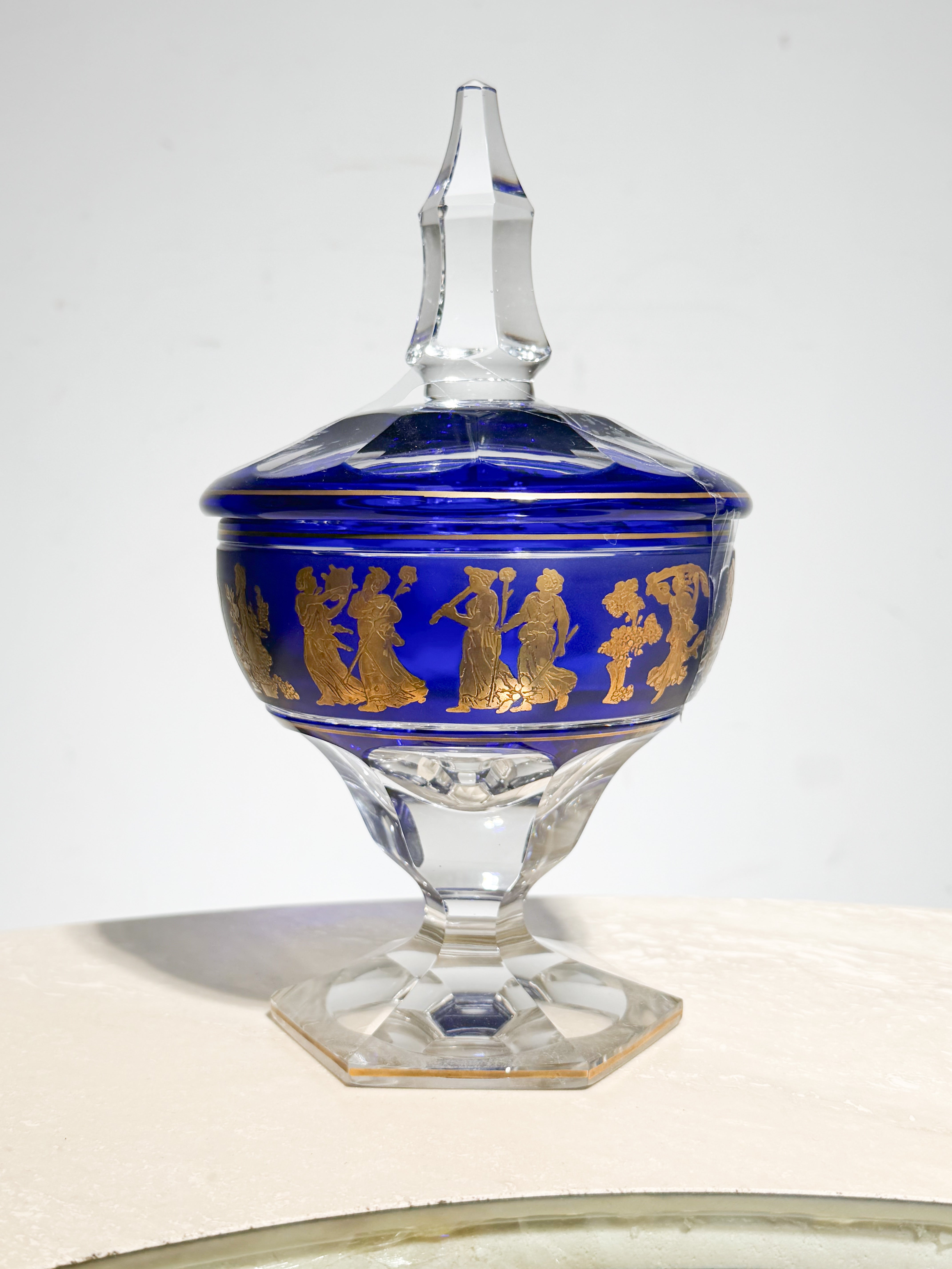 Val Saint Lambert “Danse de Flore” crystal bonbonnière – cobalt blue & gilt – H24 cm