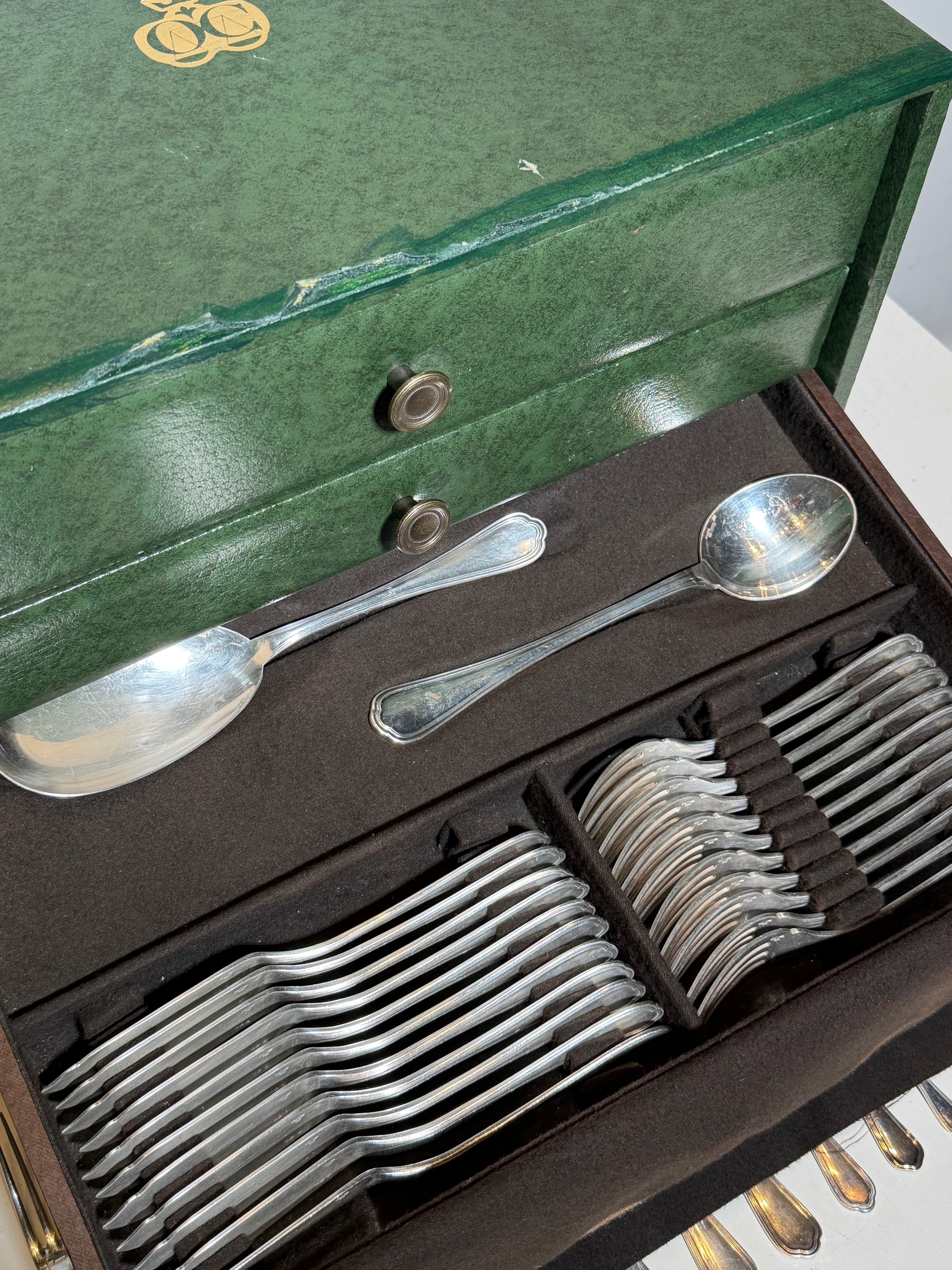 Christofle “Spatours” verzilverd bestekset – 144 stuks
 met originele anti-oxidatie opbergkist