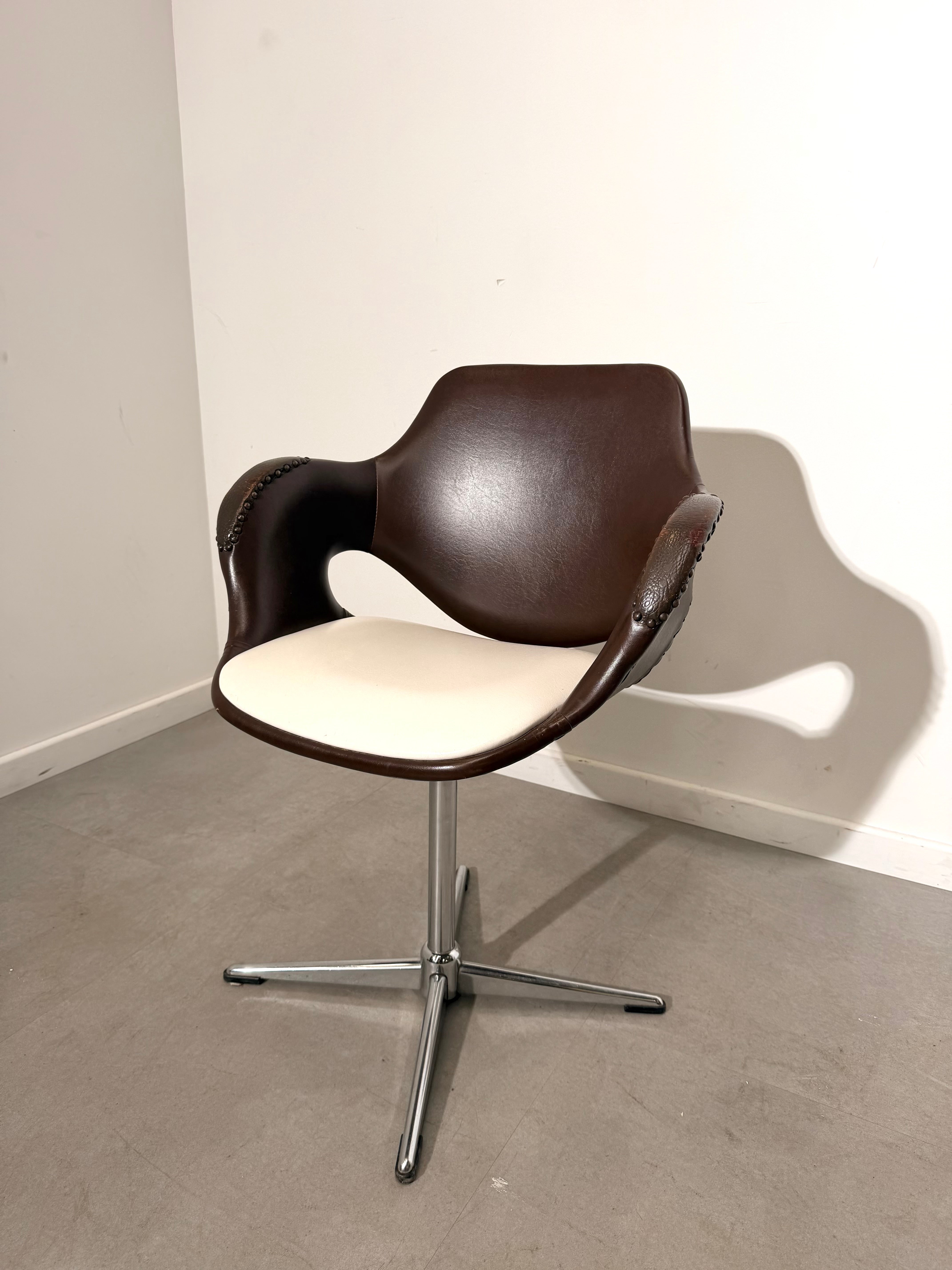 Vintage Leather Swivel Lounge Chair