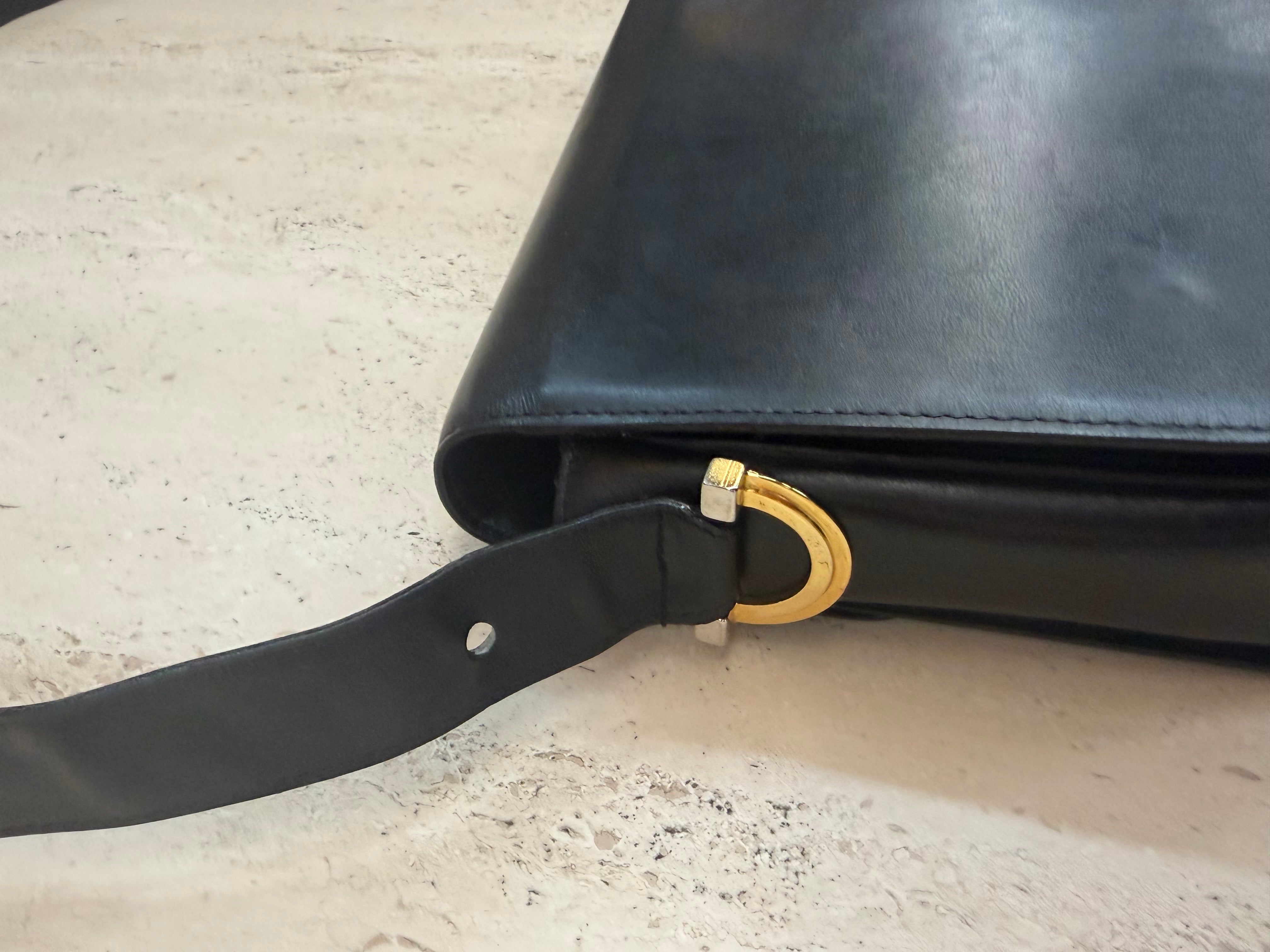 Vintage Leather Crossbody Bag Black with “H” Buckle – 25 x 20 cm