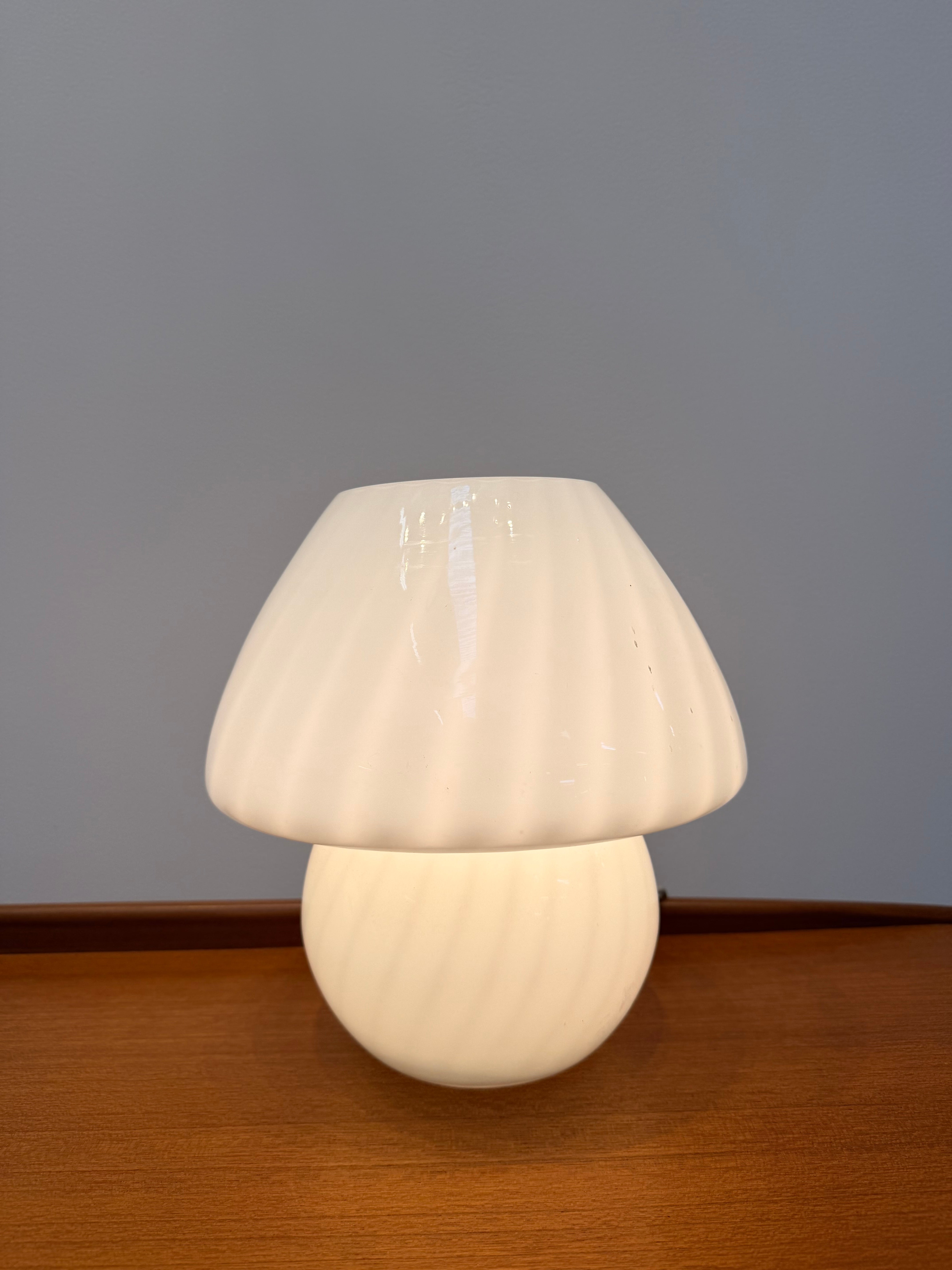 Vintage Murano Mushroom Table Lamp – White Swirl Glass