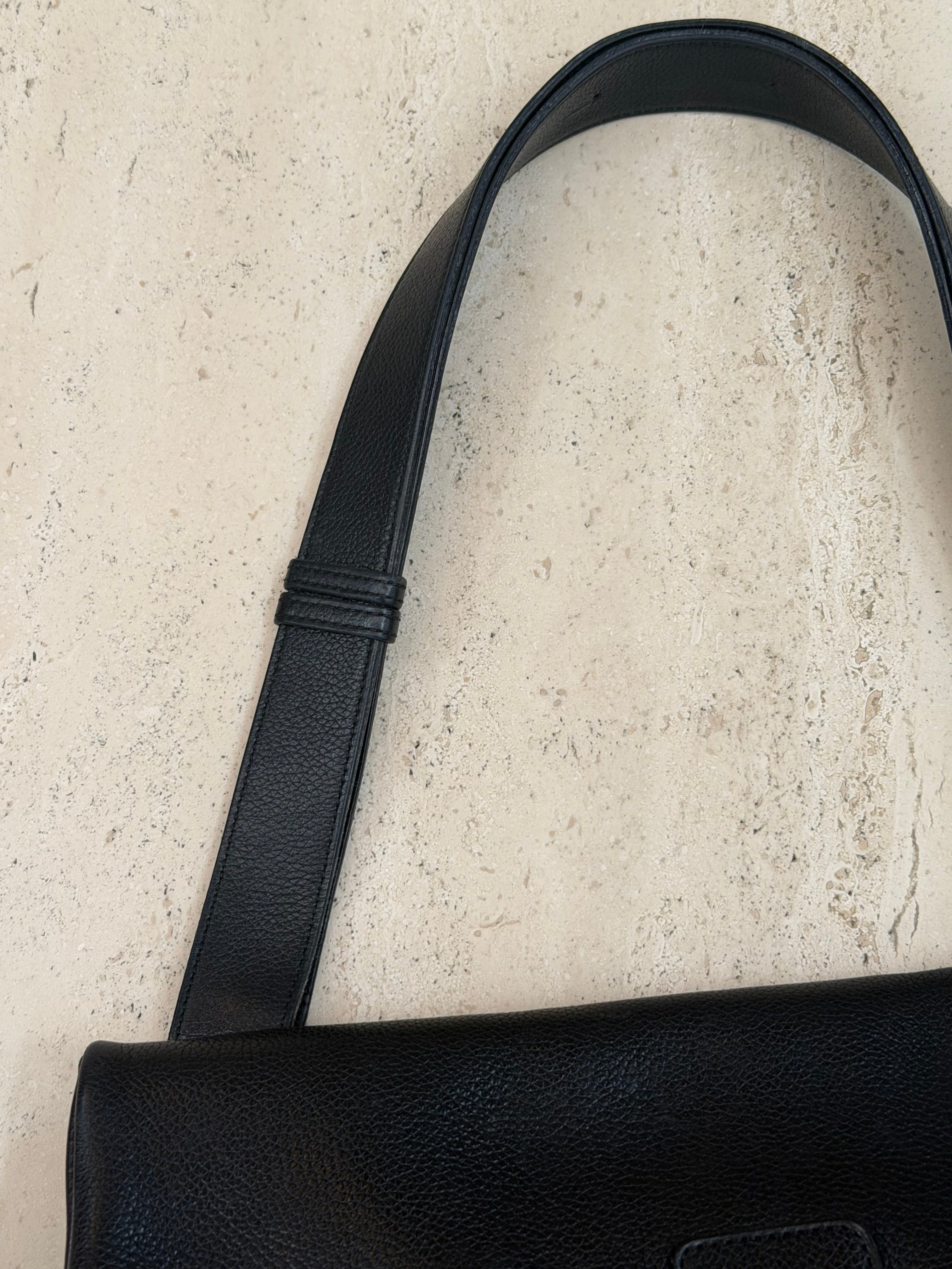 Delvaux Relais Trotteur Bag – Black Leather – With Dustbag & Mirror – 33 x 25 cm