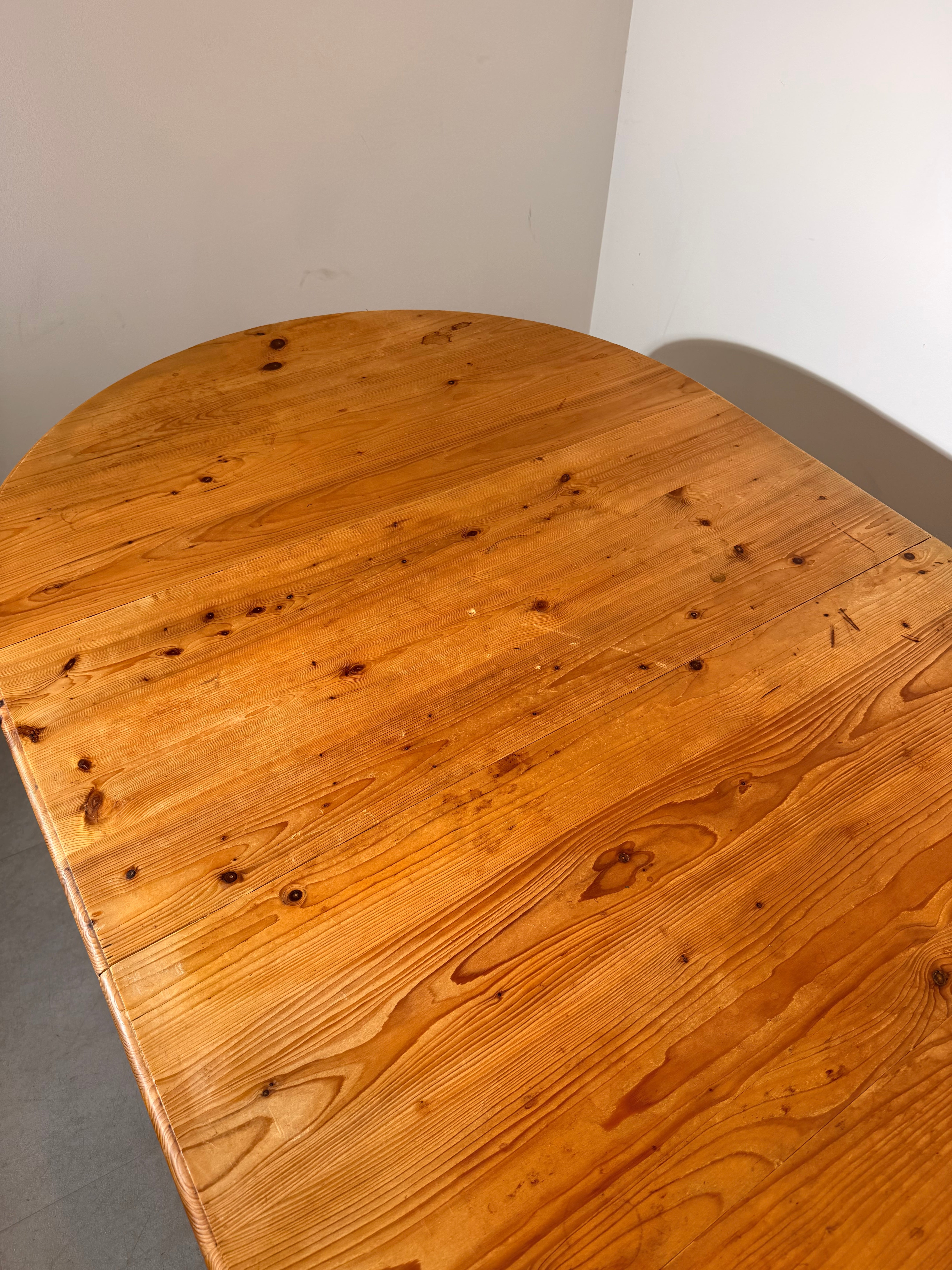 Extendable Pine Dining Table