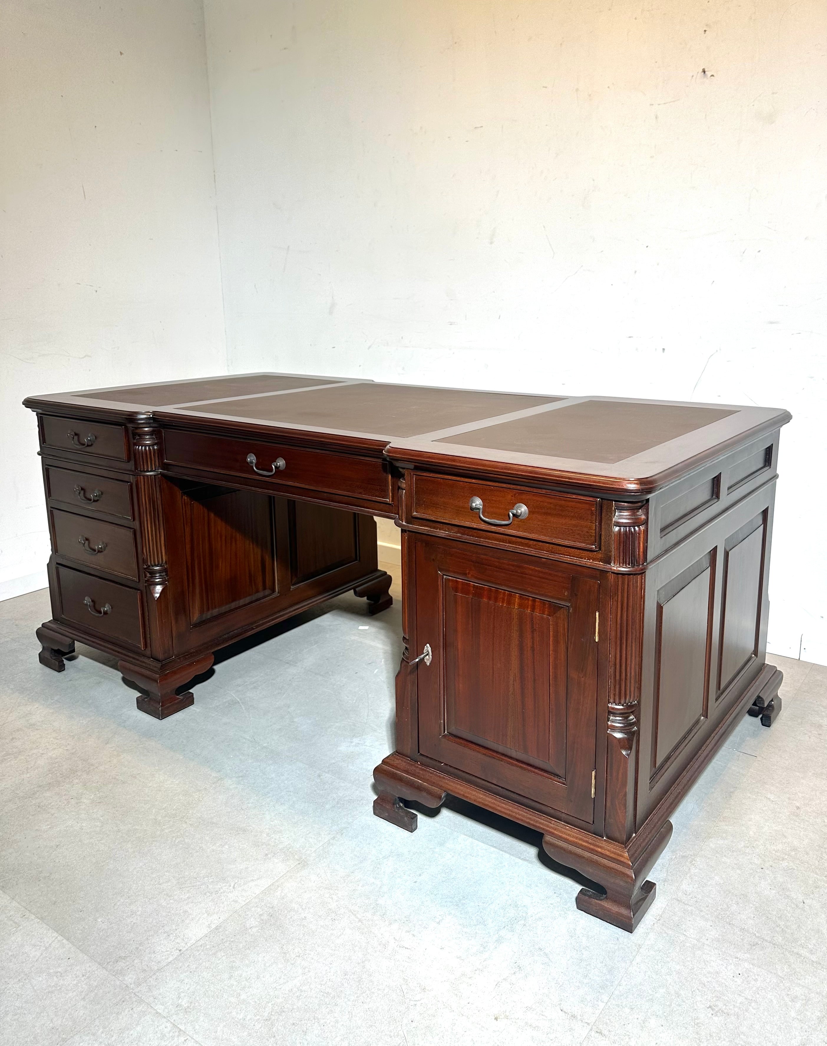 Bureau classique en acajou « double face »