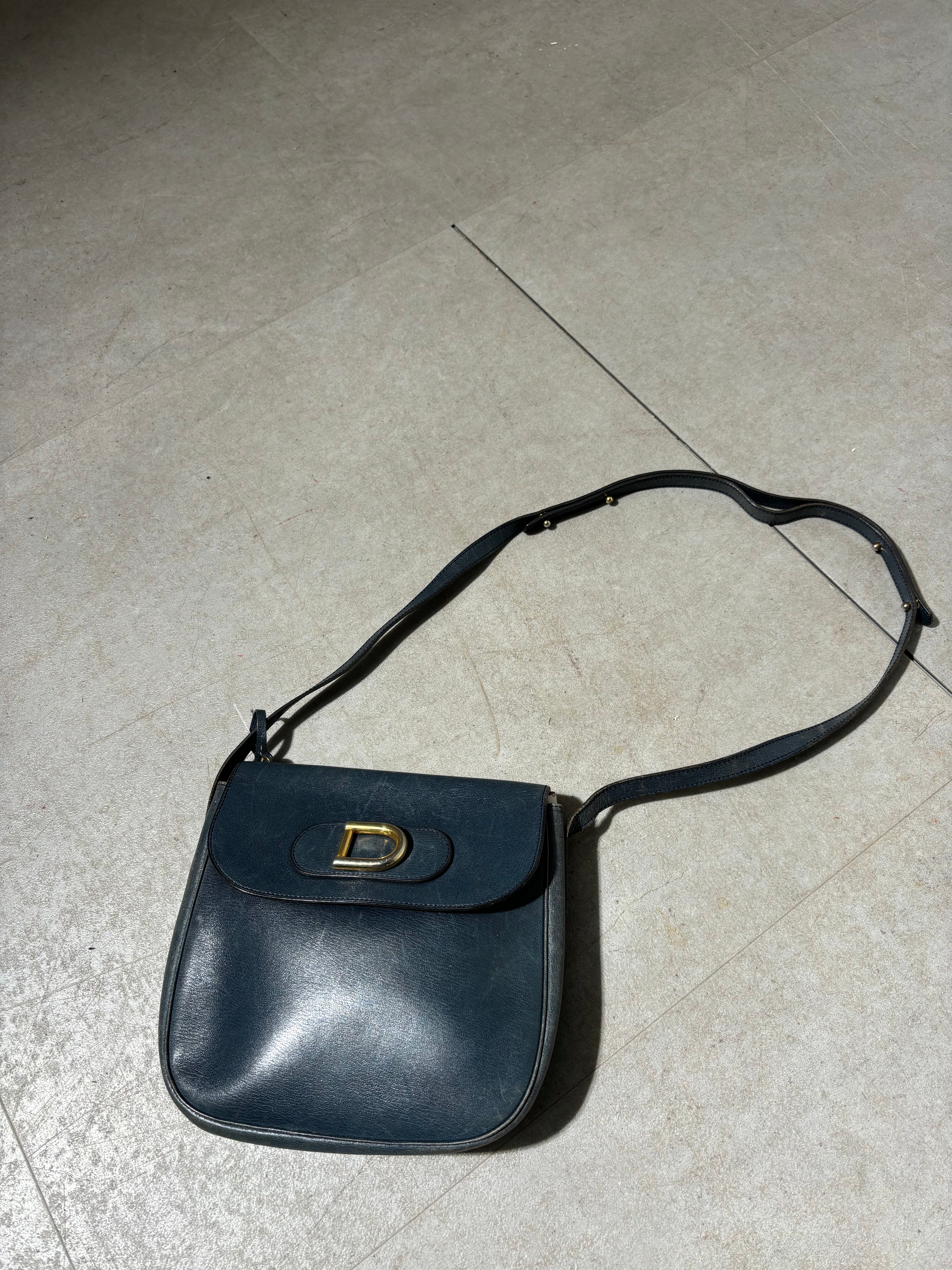 Delvaux crossbody navy blue