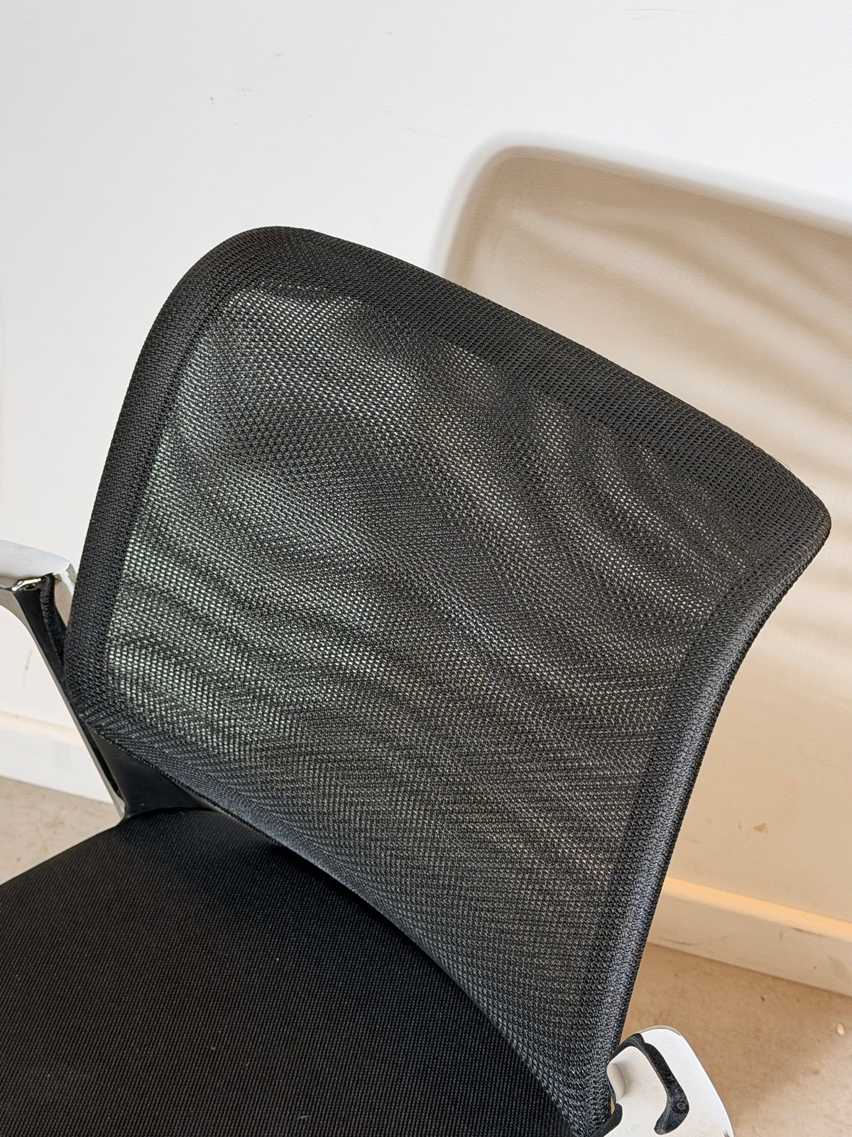 Vitra Meda Chair – Alberto Meda