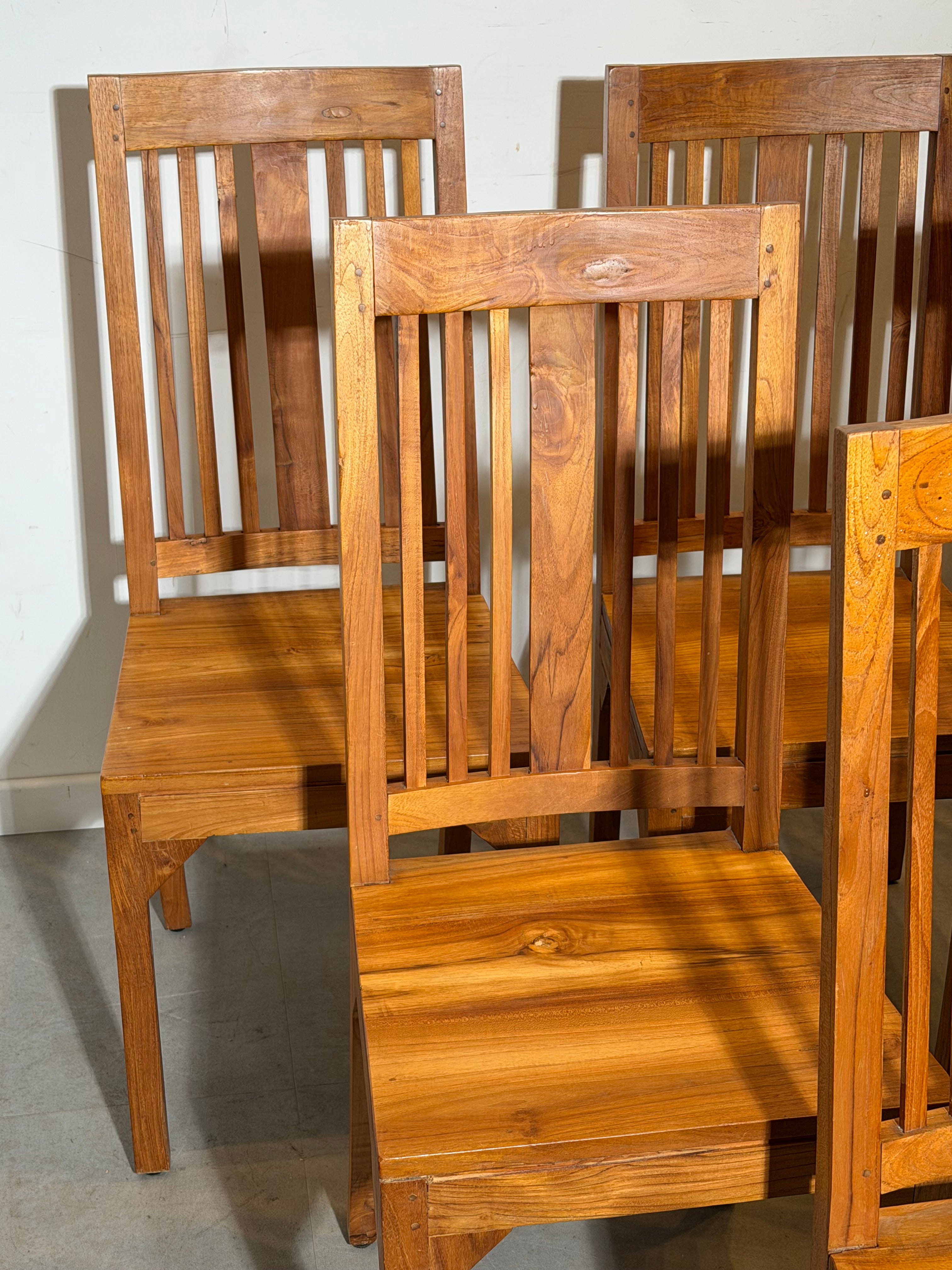 Set of 6 solid teak dining chairs – massive wood