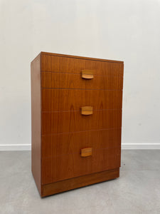Vintage chest of drawers (6)
