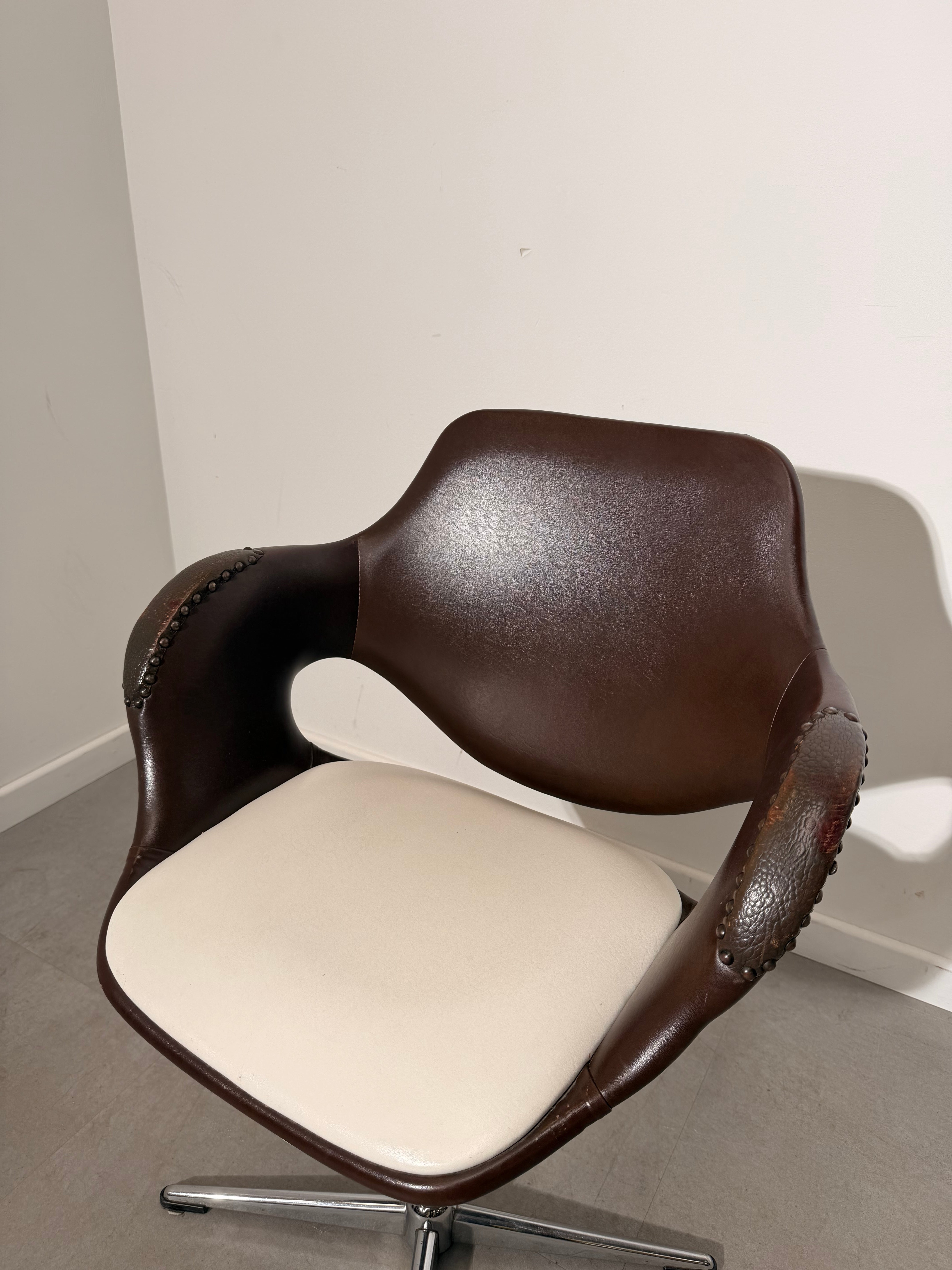Vintage Leather Swivel Lounge Chair