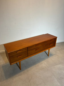 Vintage teak sideboard with 6 drawers “Jentique”