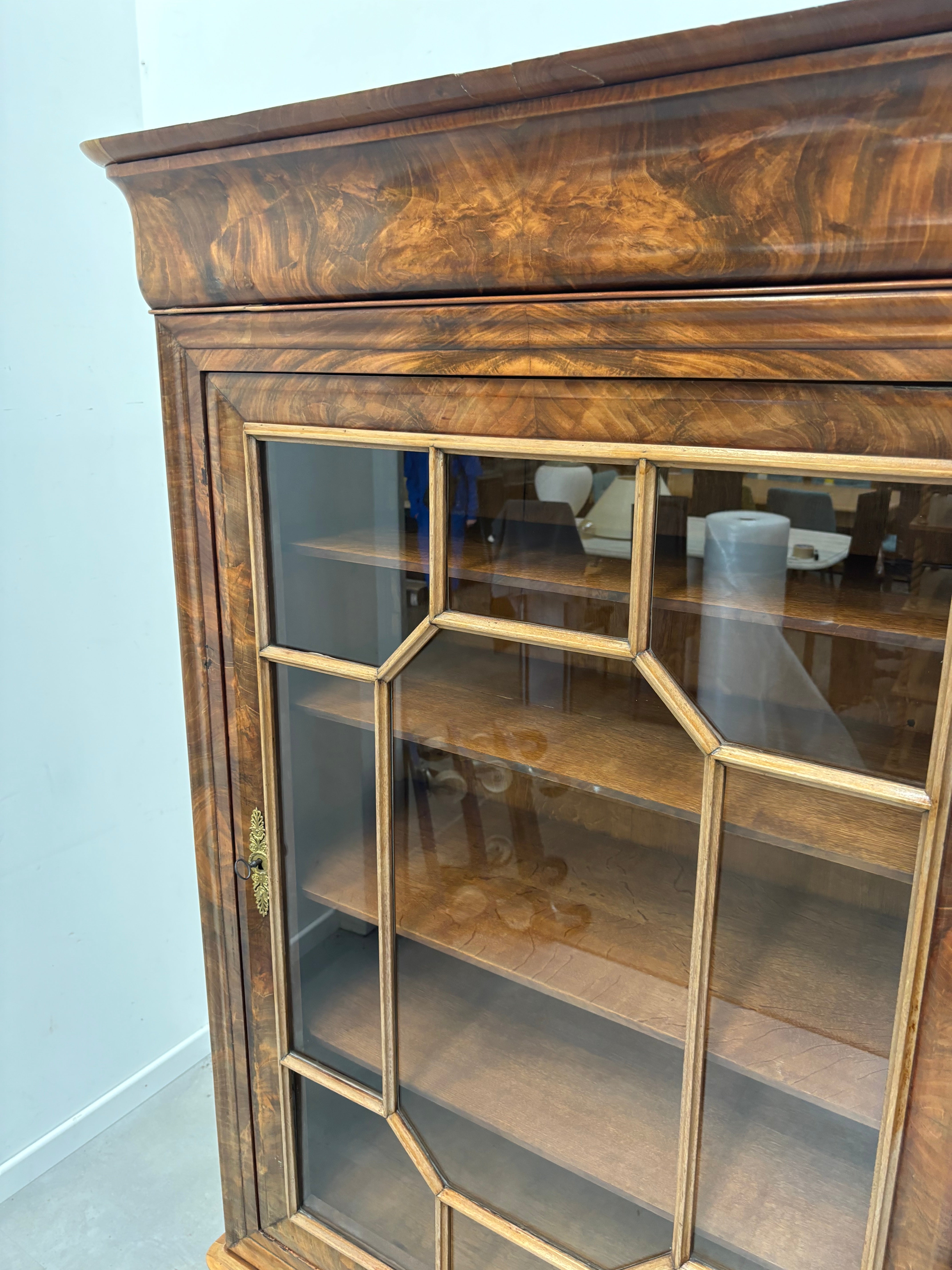 Antique display cabinet “Charles X”