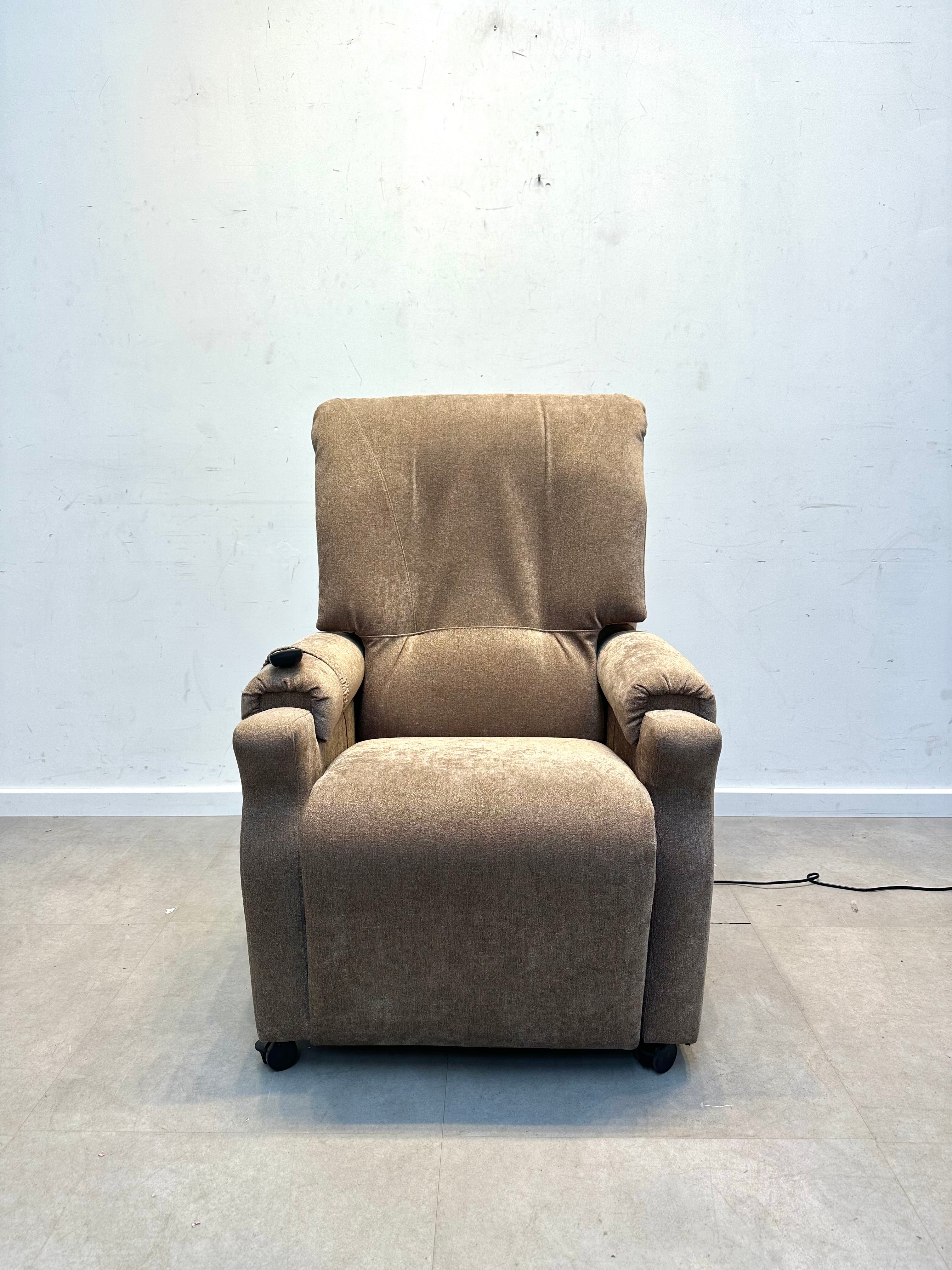 Electric Relax in Cocoa Fabric