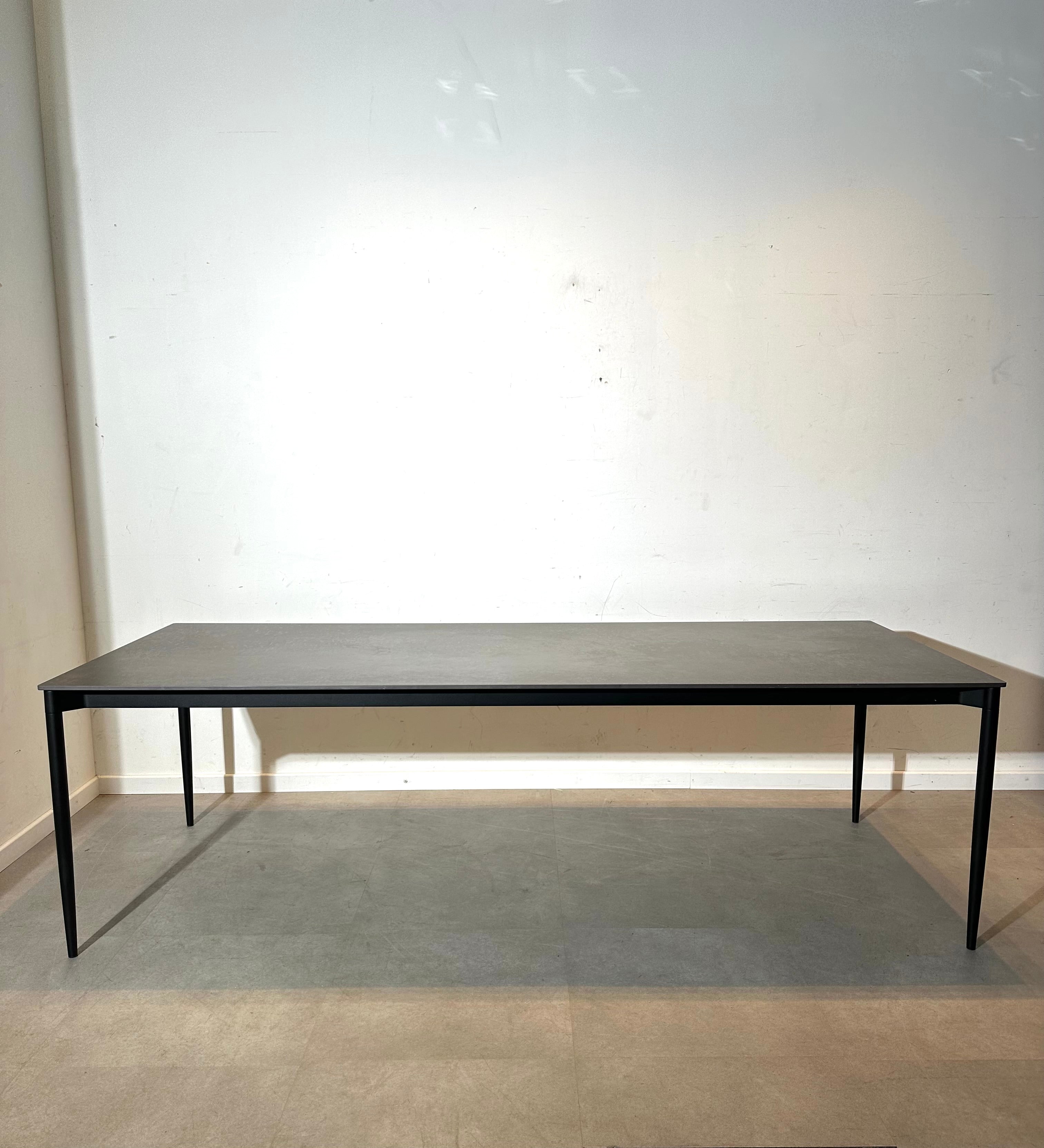 Joli Ceramic Top Dining Table "Marguerite"