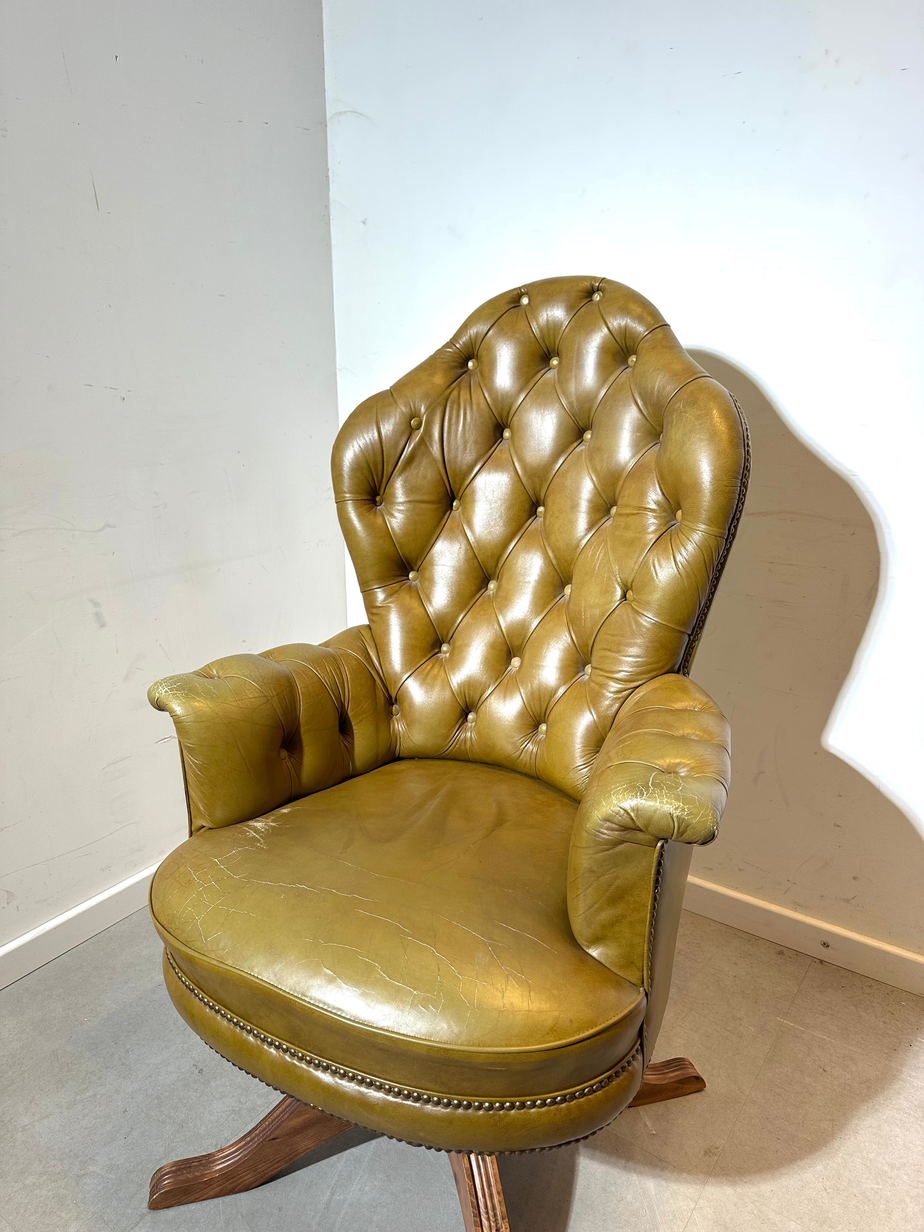 Vintage Chesterfield Swivel Armchair in Olive Green Leather