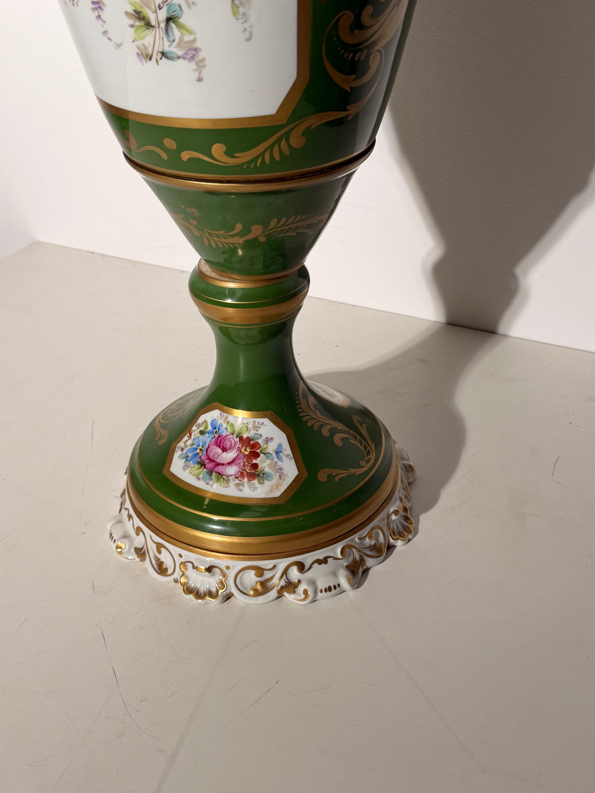 Large Porcelaine de Paris Covered Vase