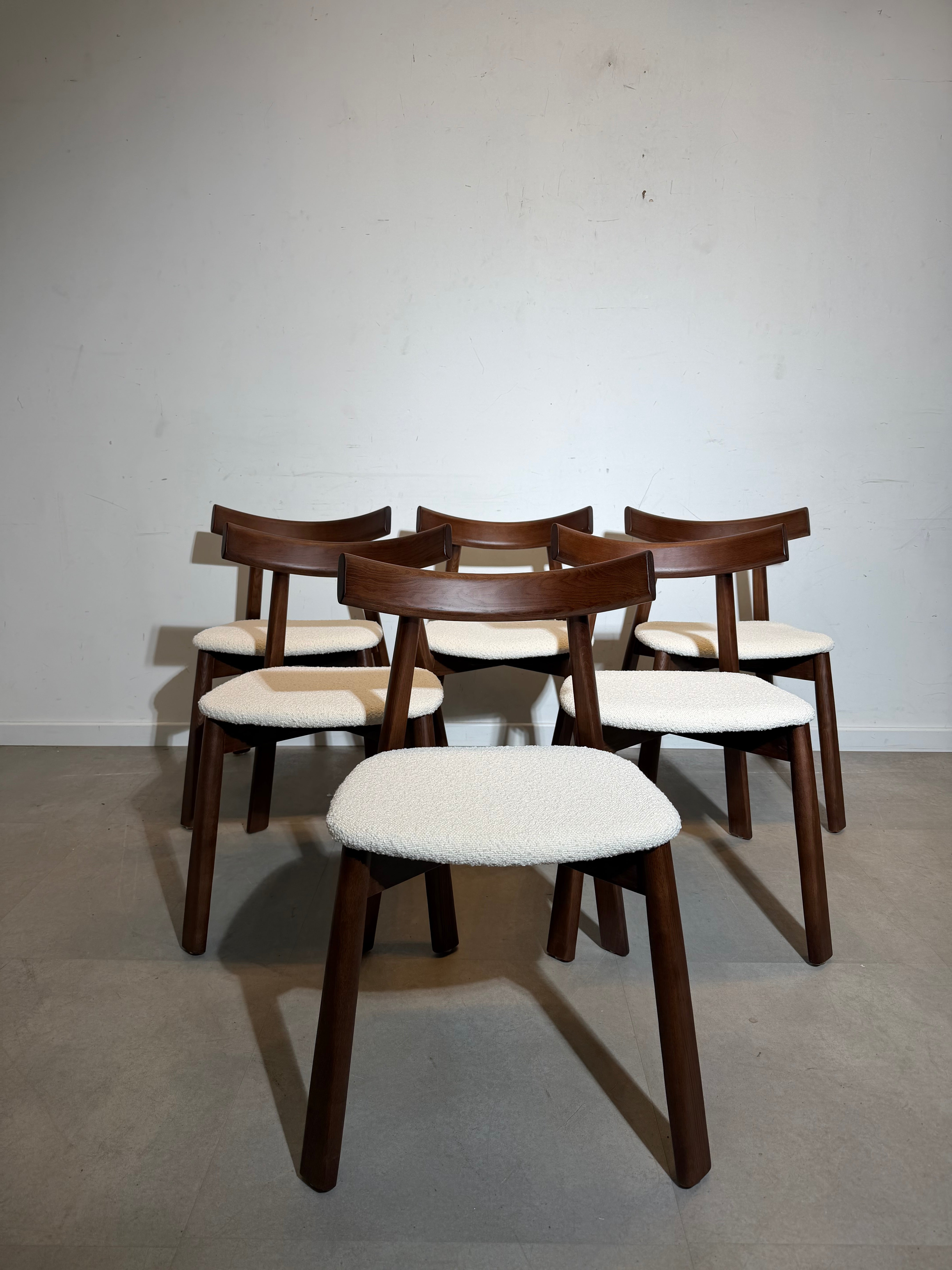 Chaise de salle à manger Nara Bouclé – Japandi Design