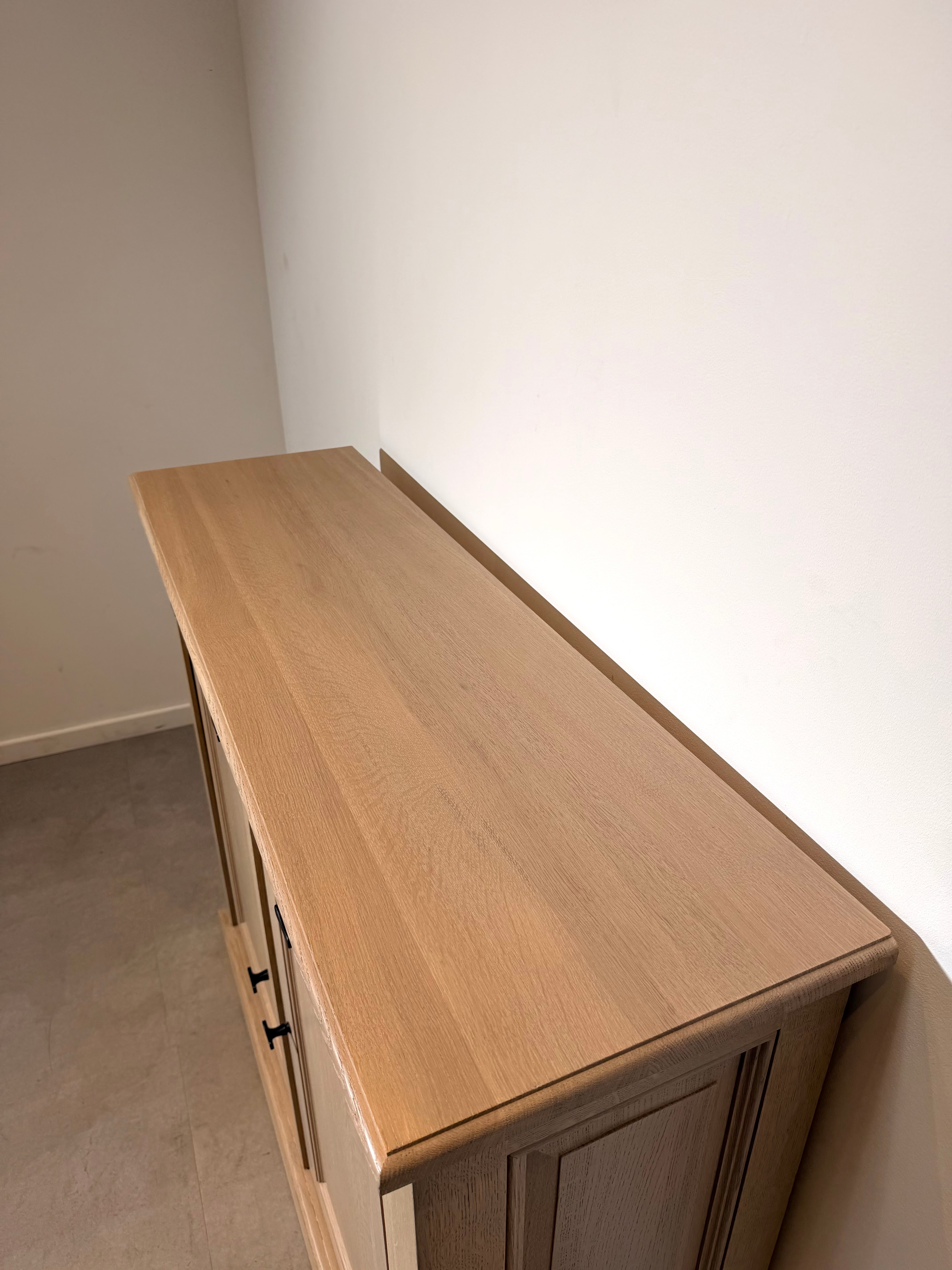 RR Interiors Oak Sideboard
