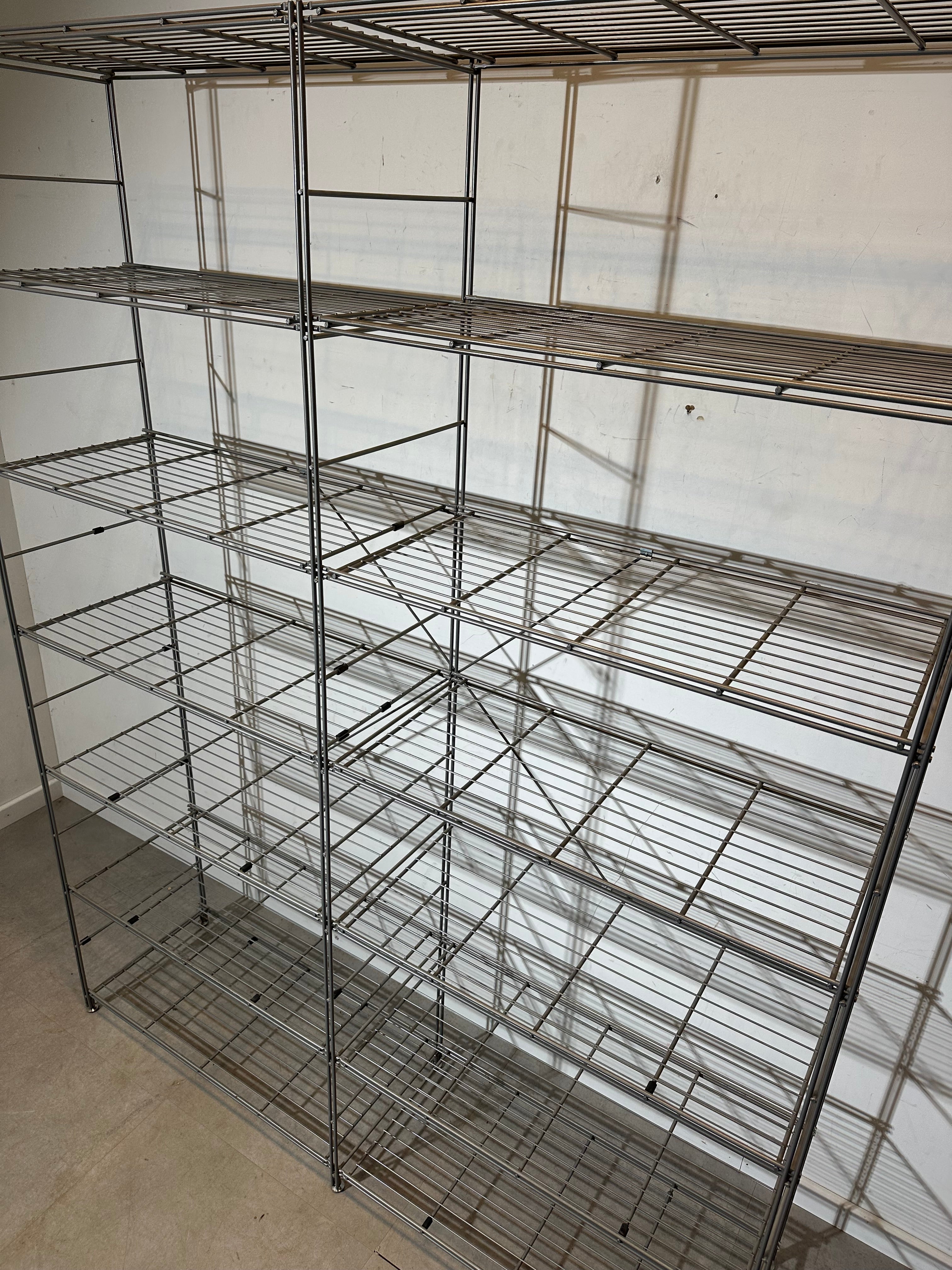 Industriële metalen draadplankunit