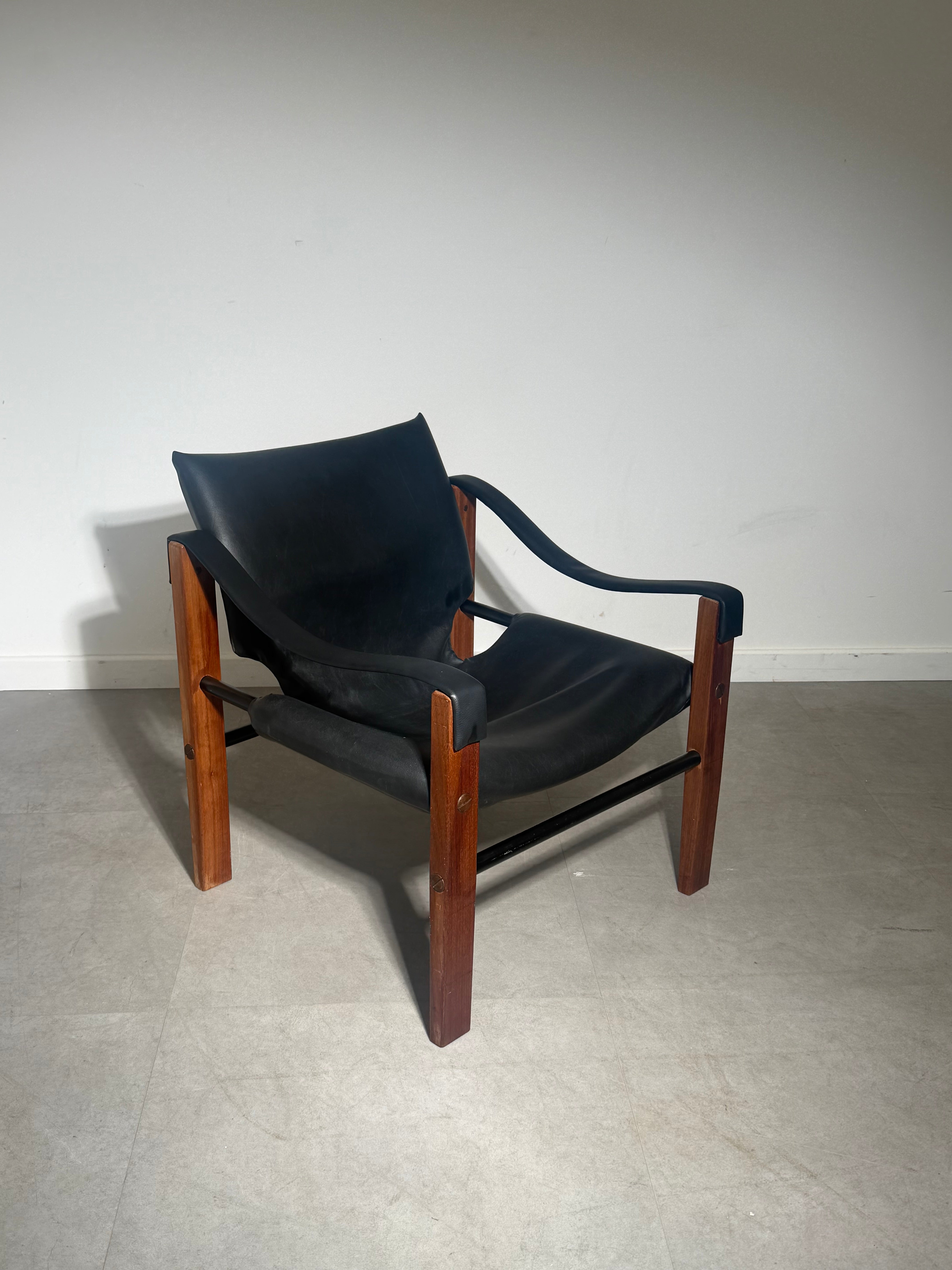 Vintage Arkana Falkirk Lounge Chair – Black Leather & Wood