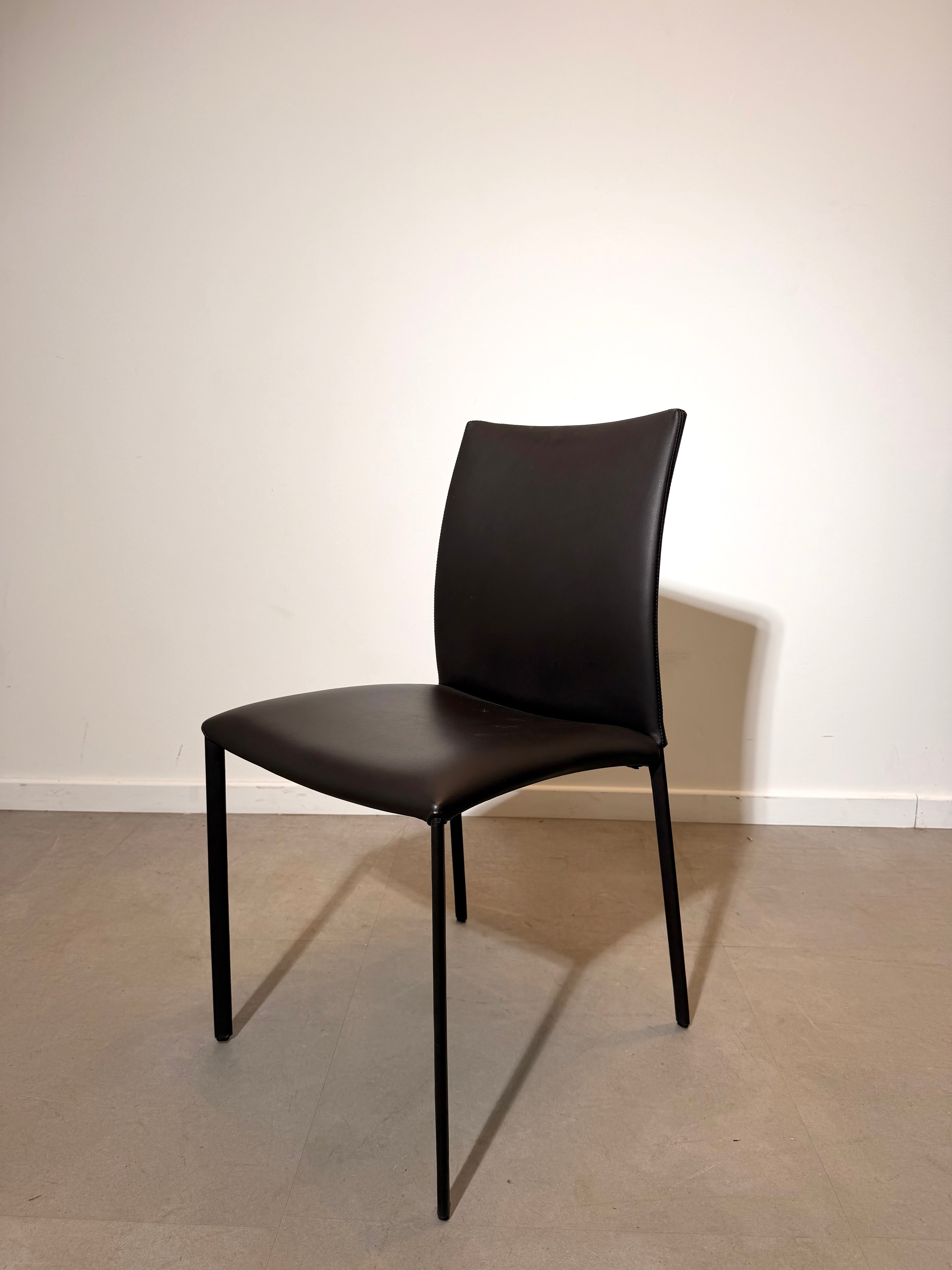 Draenert Set of 6 Leather Dining Chairs
