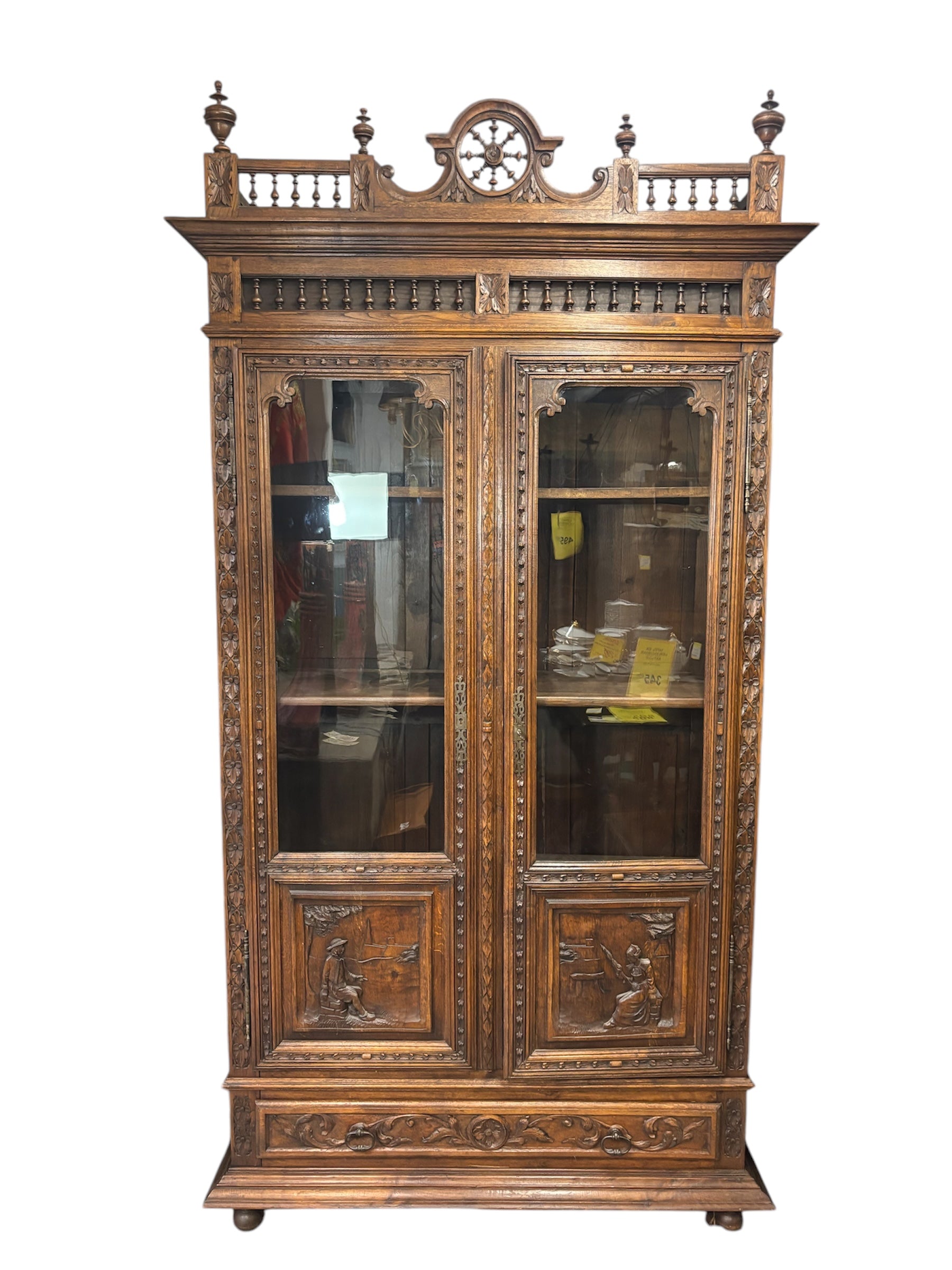 Vitrine ancienne en chêne « breton »