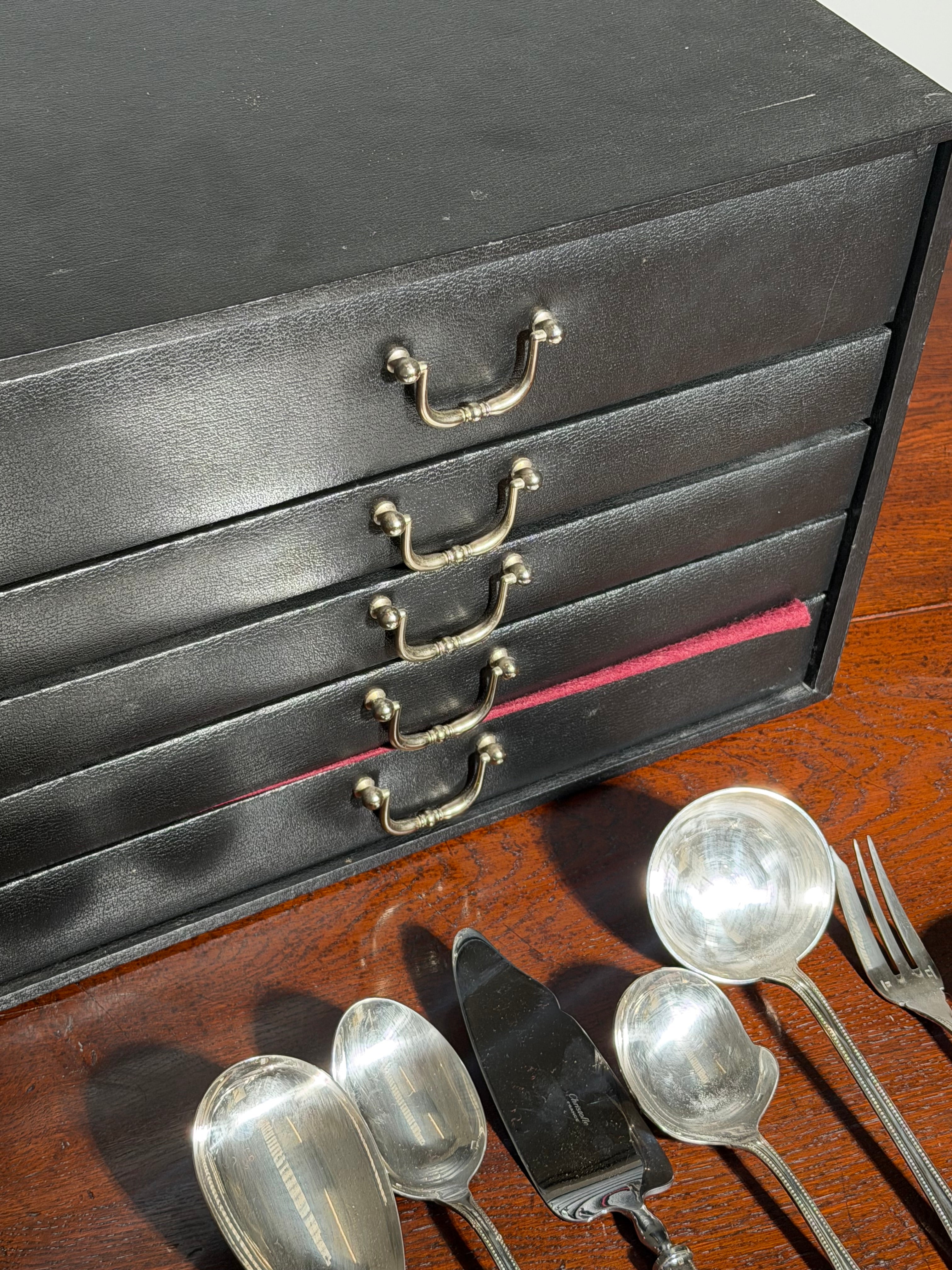 Christofle “Perles” Silver-Plated Cutlery Set with Anti-Oxidation Chest – 127 Pieces / 12 Persons