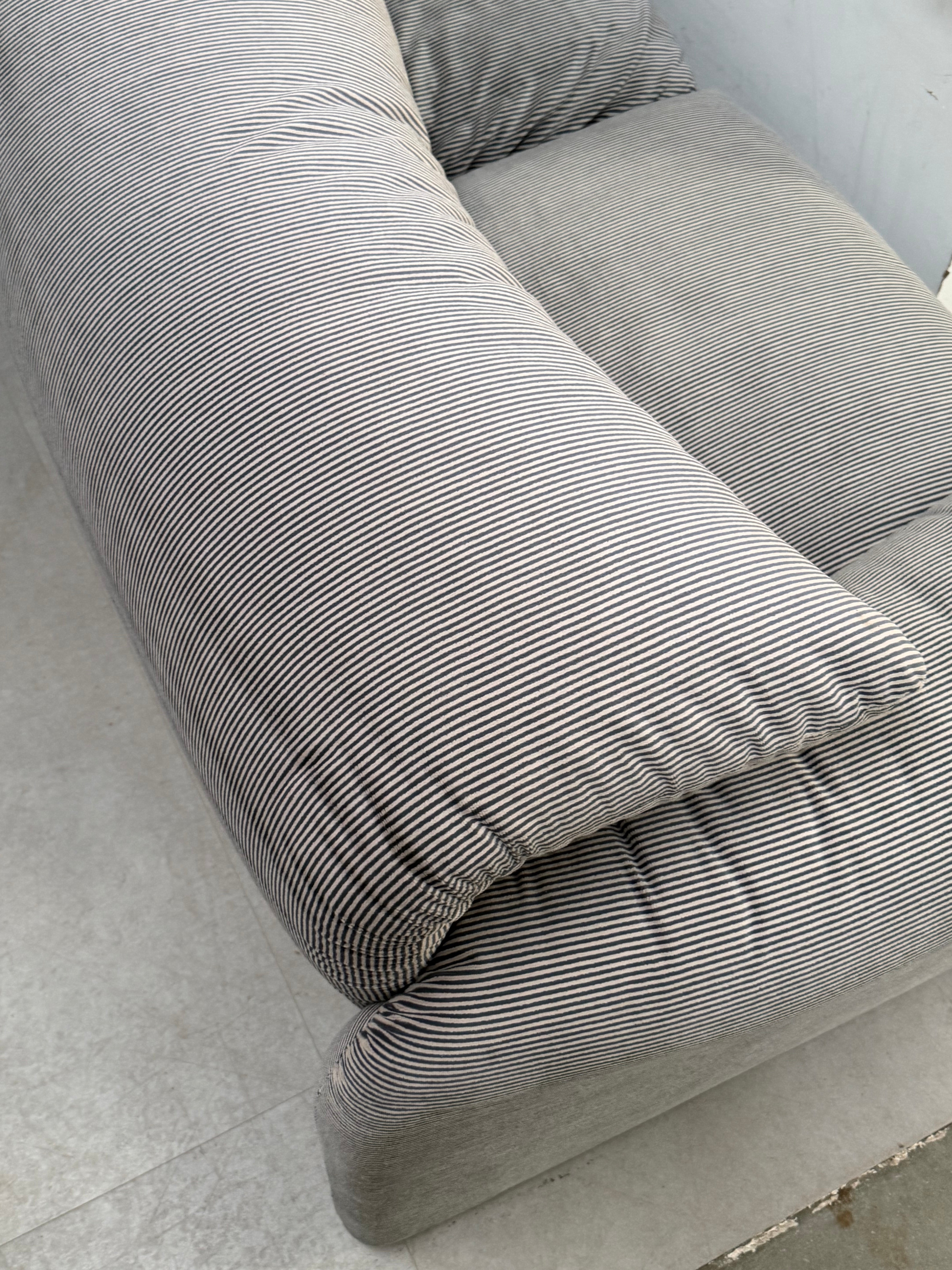 Cassina Maralunga armchair by Vico Magistretti