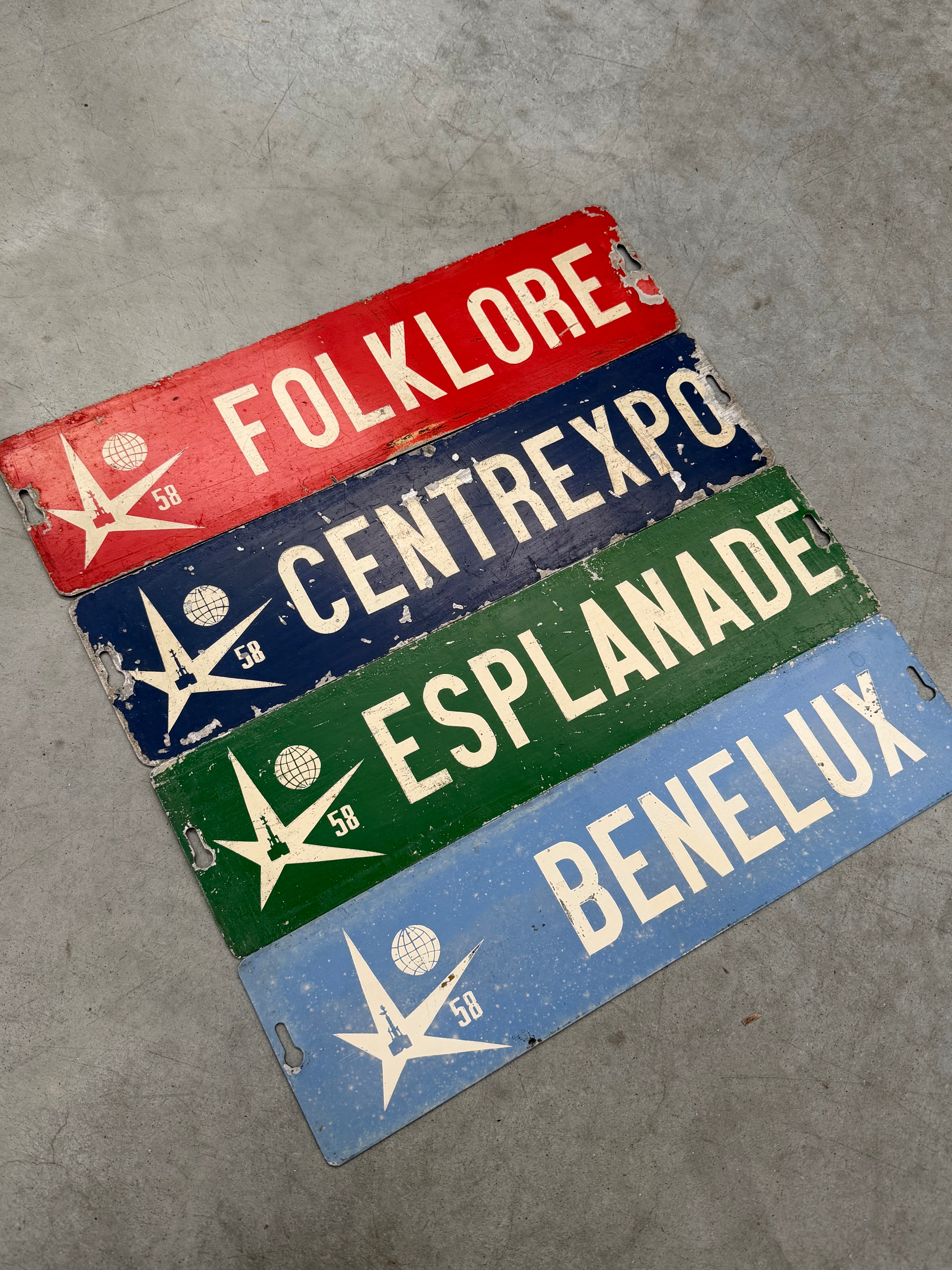 Panneaux de signalisation originaux de l'Expo 58 (lot de 4)
