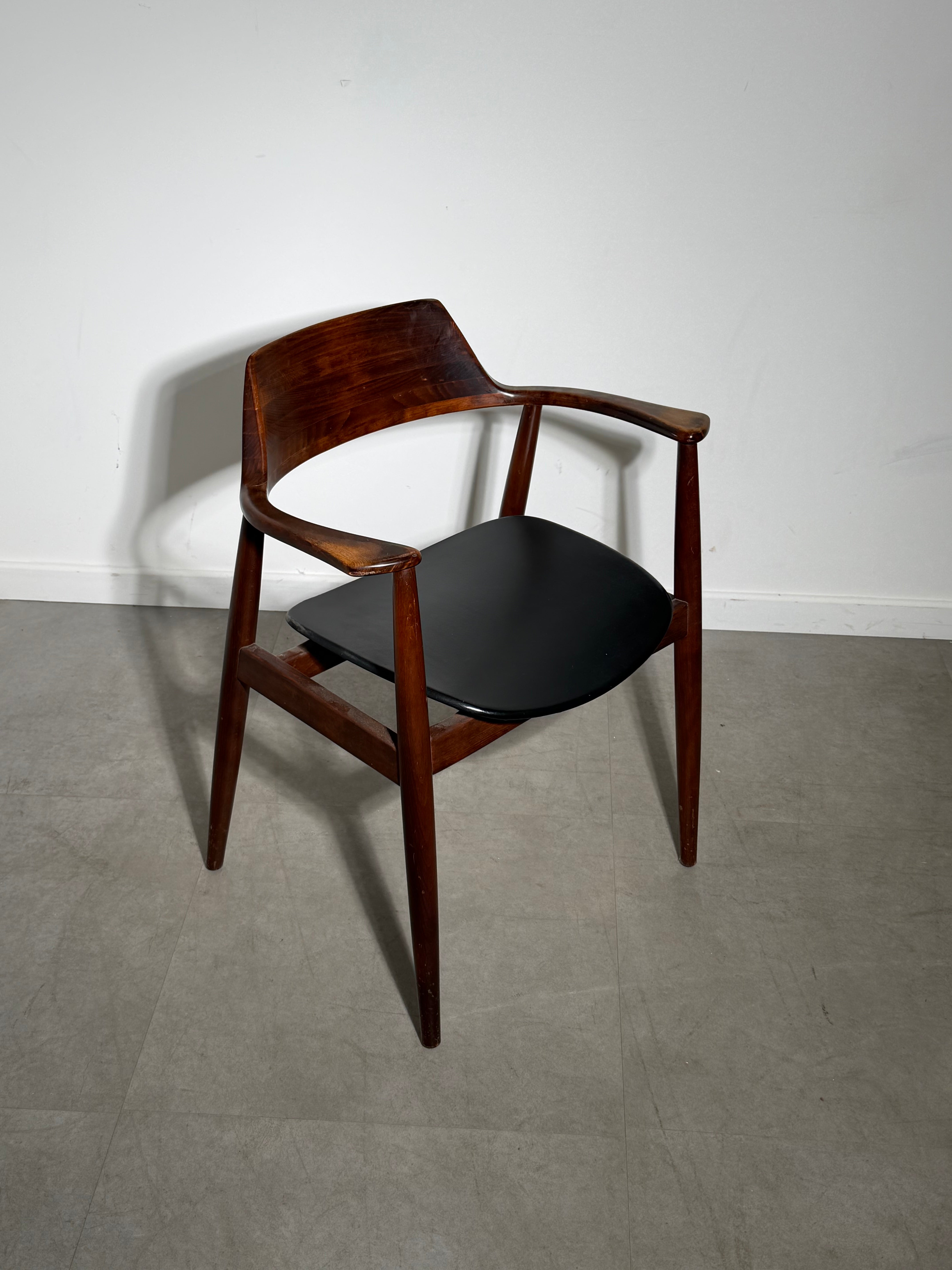 Vintage V-Form Armchair