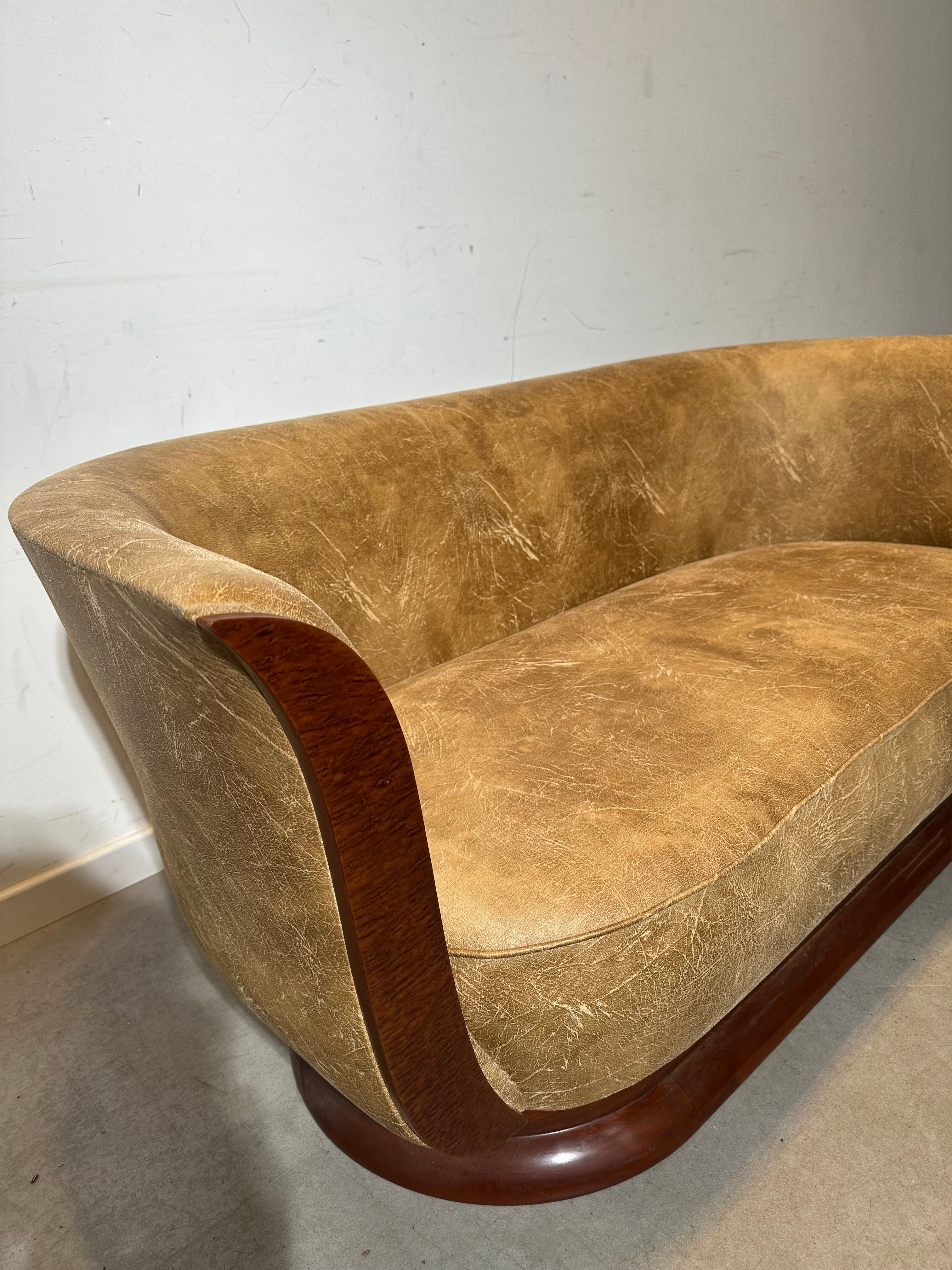 Art deco bank "Hotel Le Malandre".