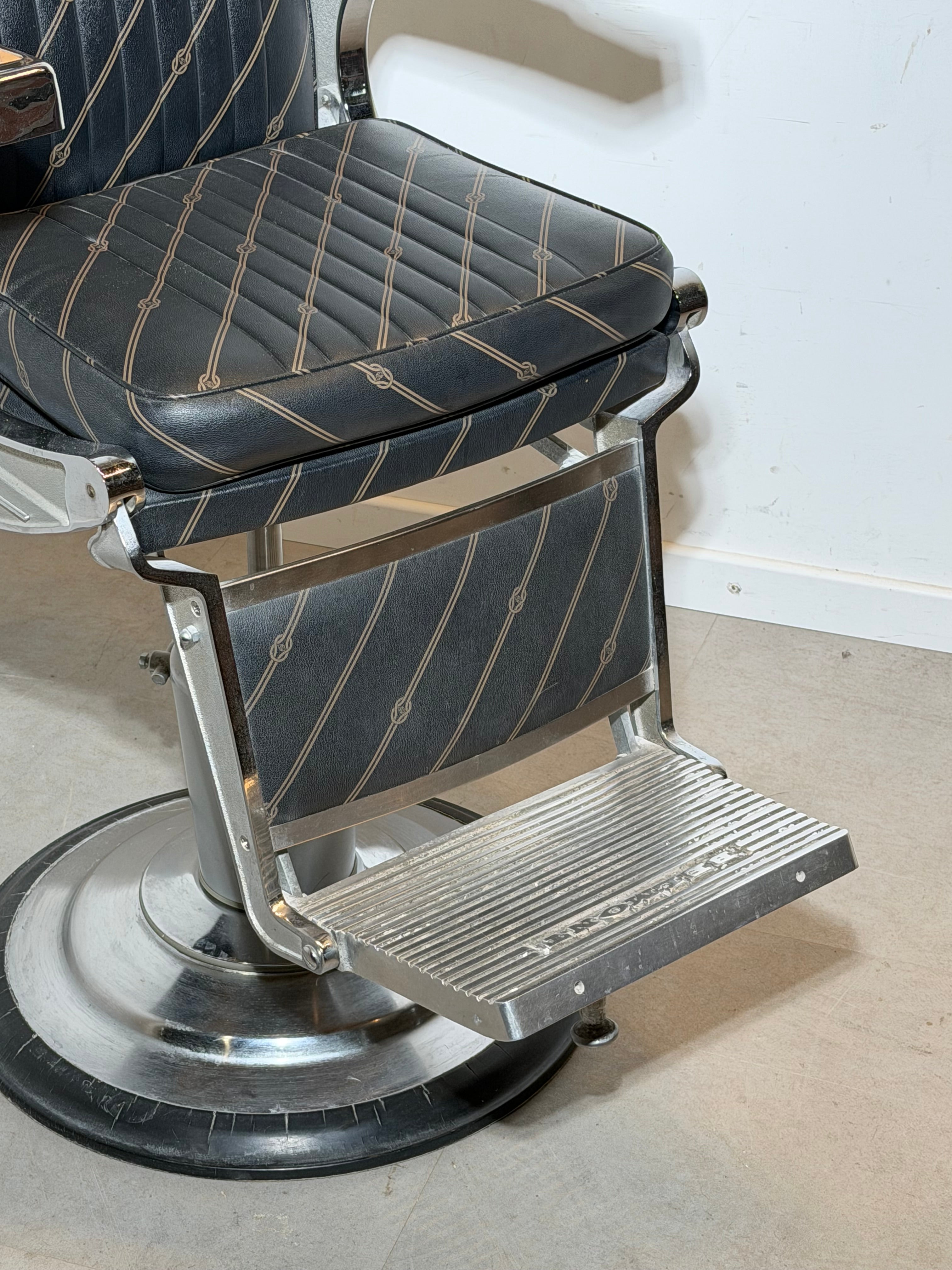Belmont Apollo II Barber Chair – Vintage Icon