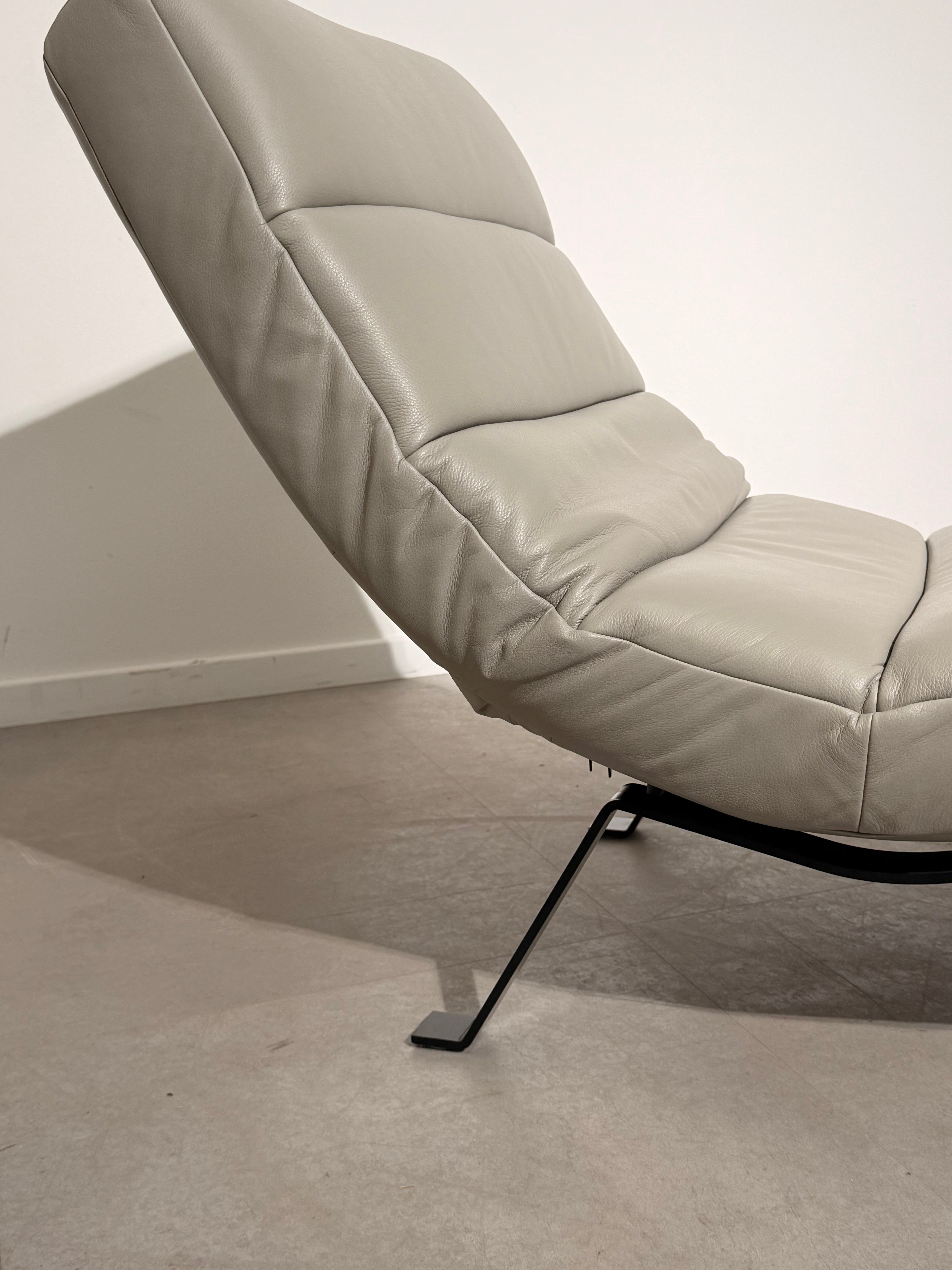 Modern Leather Chaise Lounge