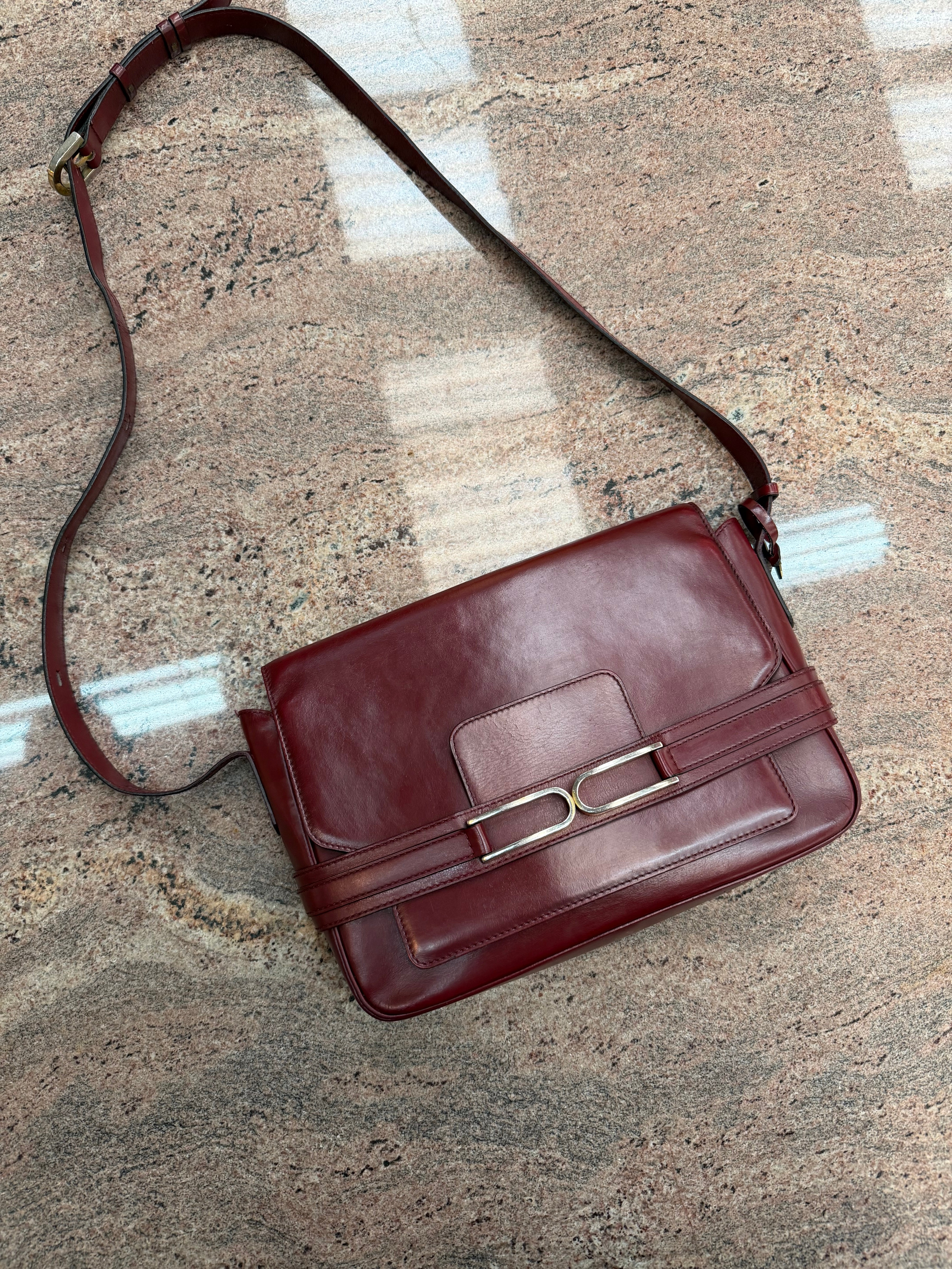 Delvaux Vintage Bourgogne Crossbody Bag – Leather – With Mirror – 27 x 20 cm