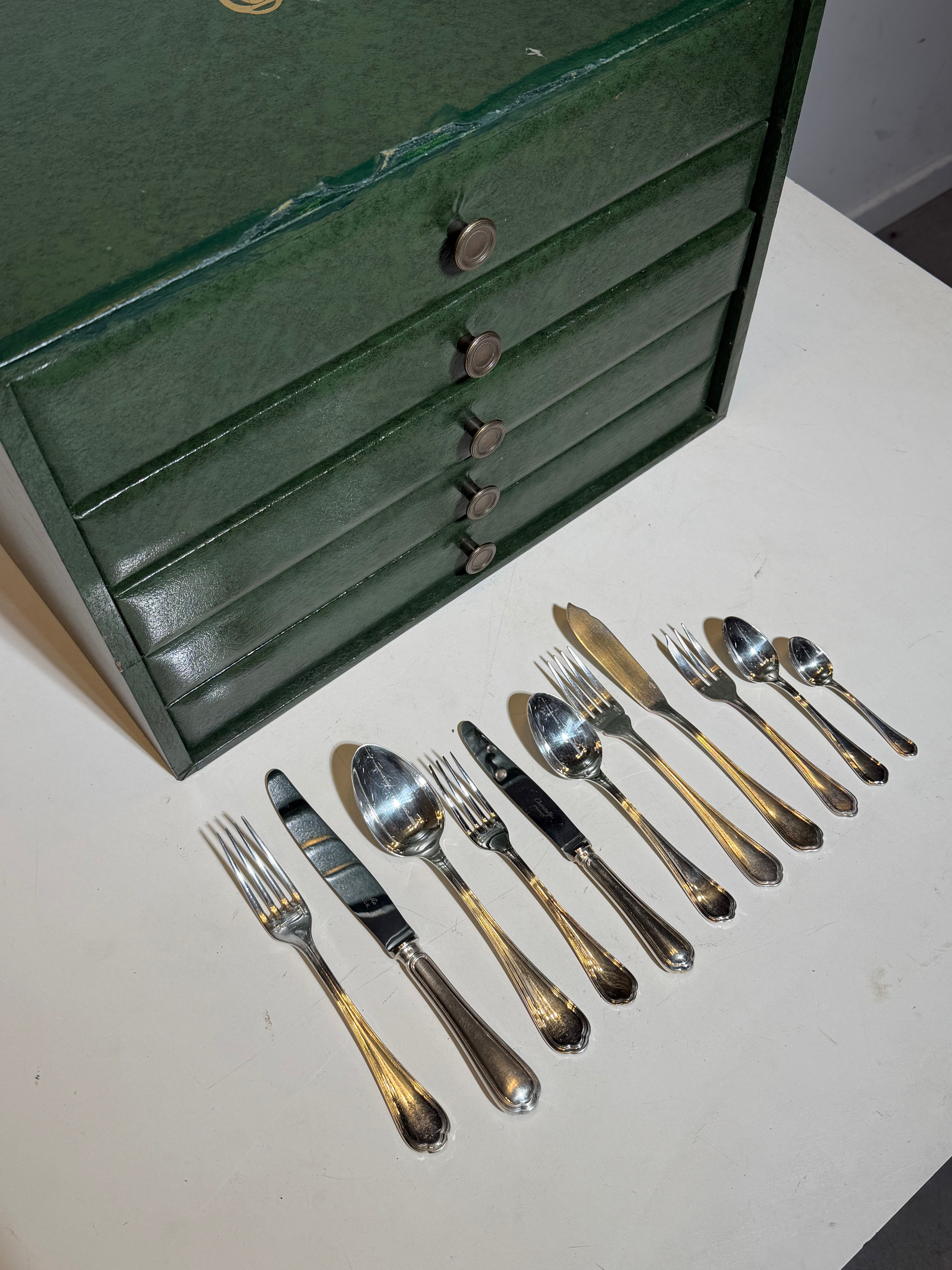 Christofle “Spatours” verzilverd bestekset – 144 stuks
 met originele anti-oxidatie opbergkist