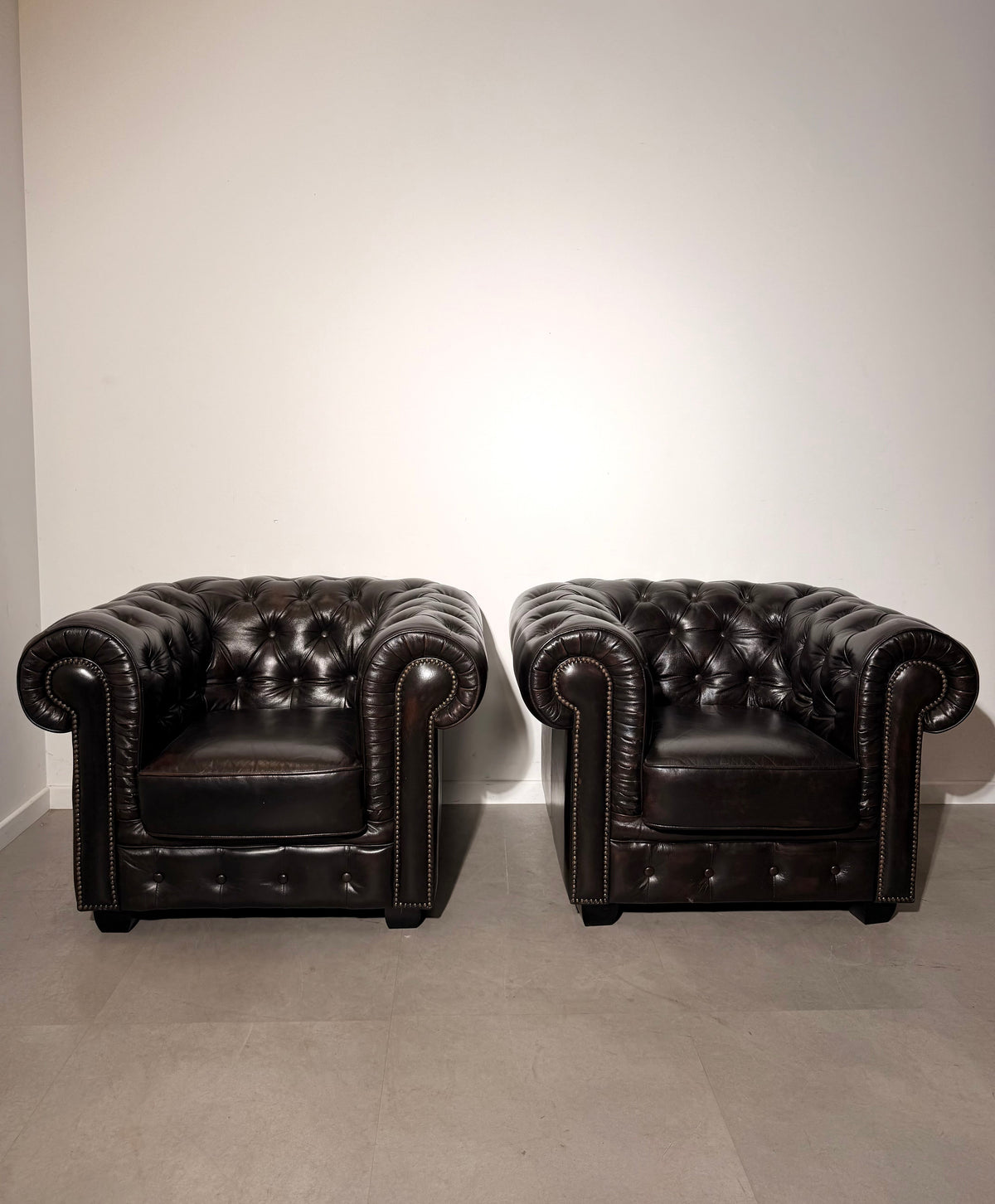 Classic Chesterfield Club Armchair in Dark Brown Leather