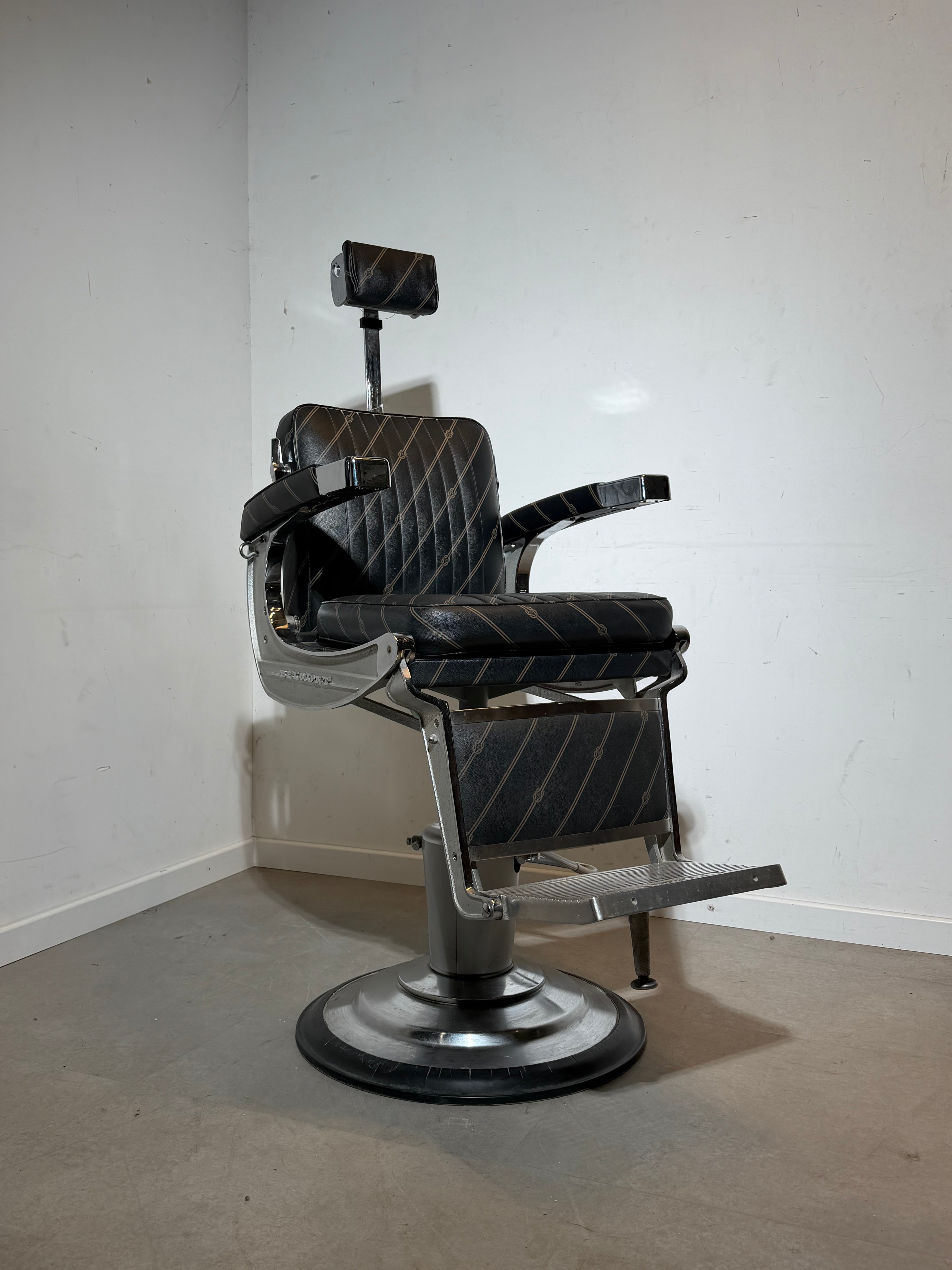 Belmont Apollo II Barber Chair – Vintage Icon