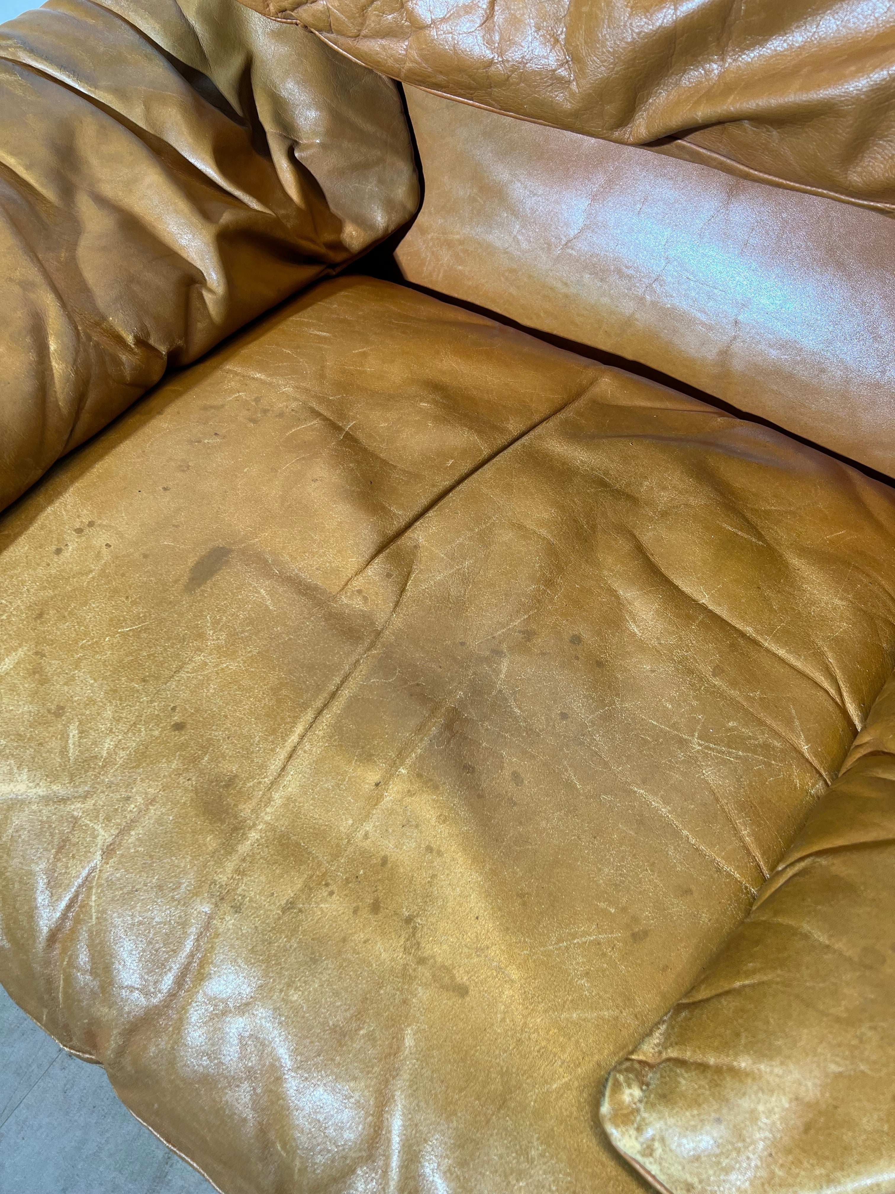 Cassina Maralunga Leather Lounge Chair by Vico Magistretti