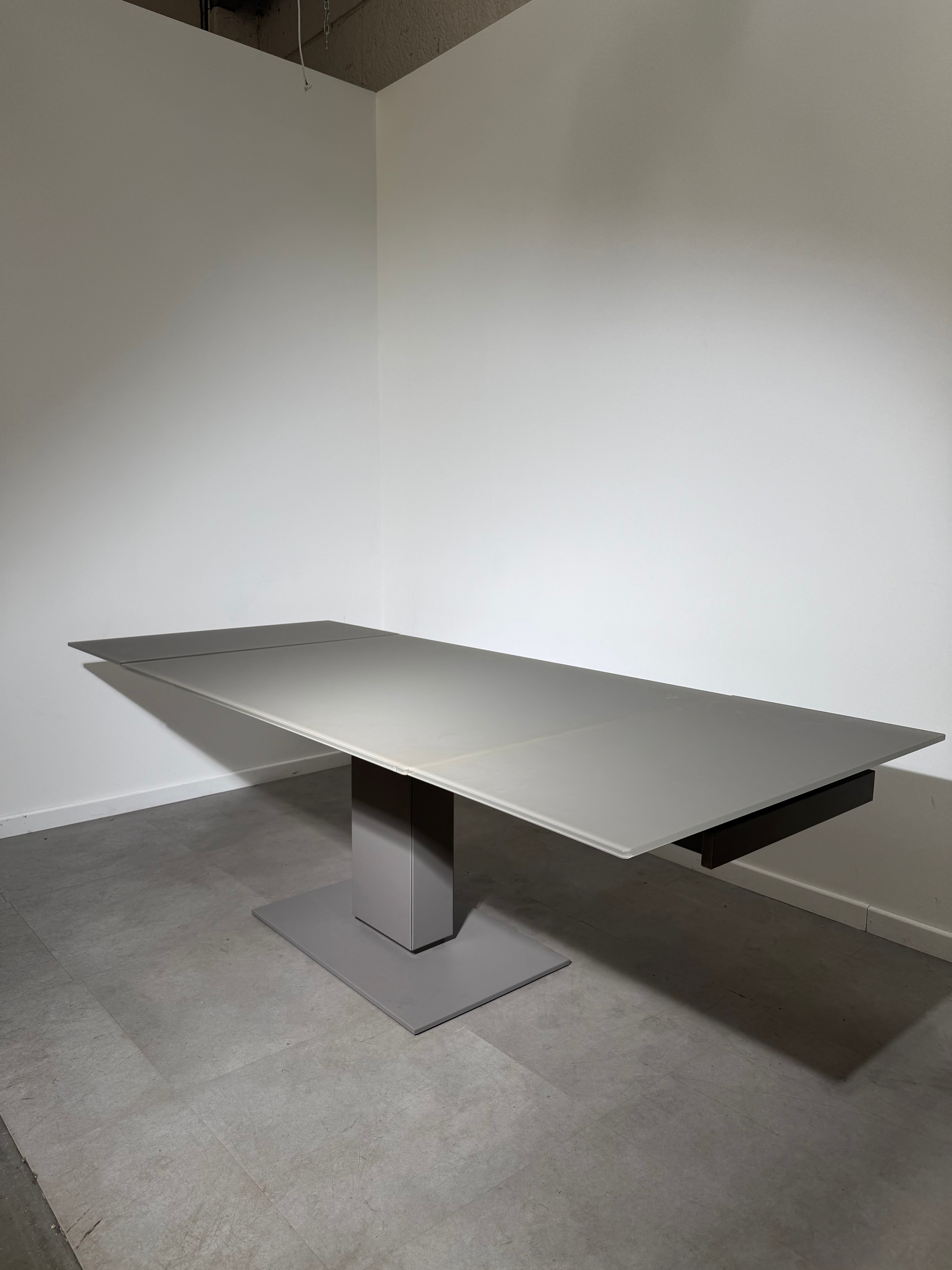 Calligaris Echo Extendable Glass Dining Table – 140–240 cm