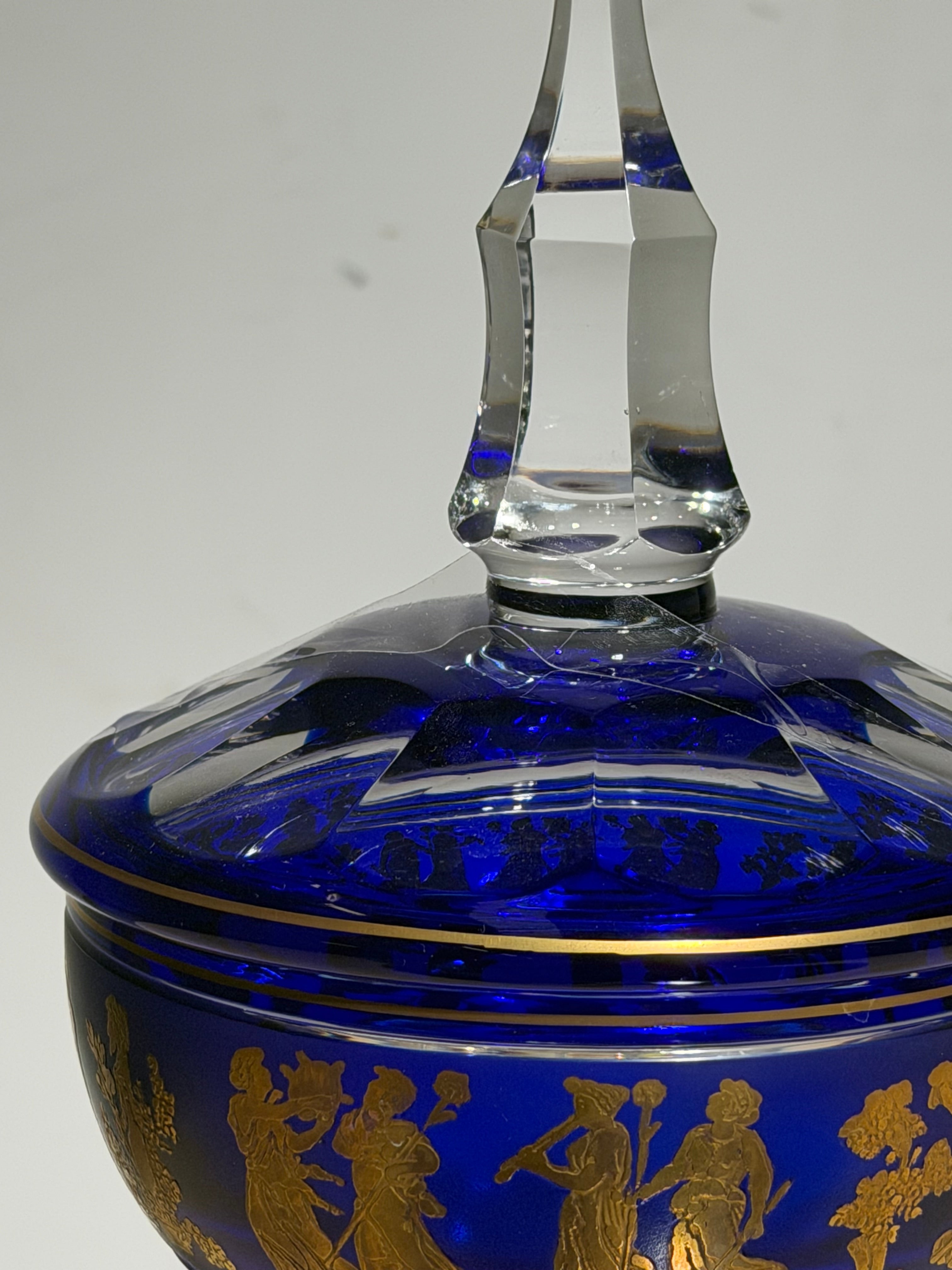 Val Saint Lambert “Danse de Flore” crystal bonbonnière – cobalt blue & gilt – H24 cm