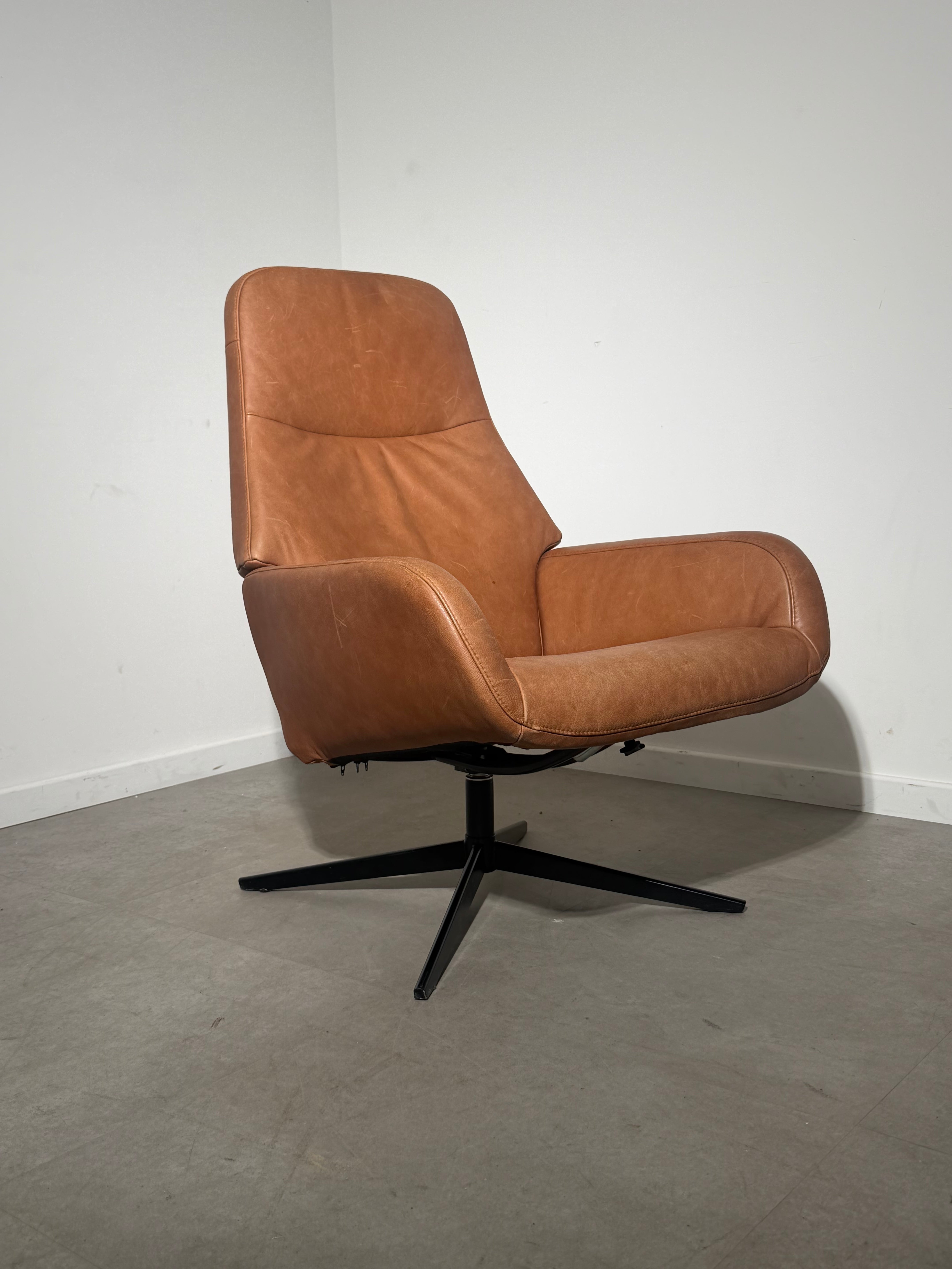 Montèl Cognac Leather Swivel Relax Armchair
